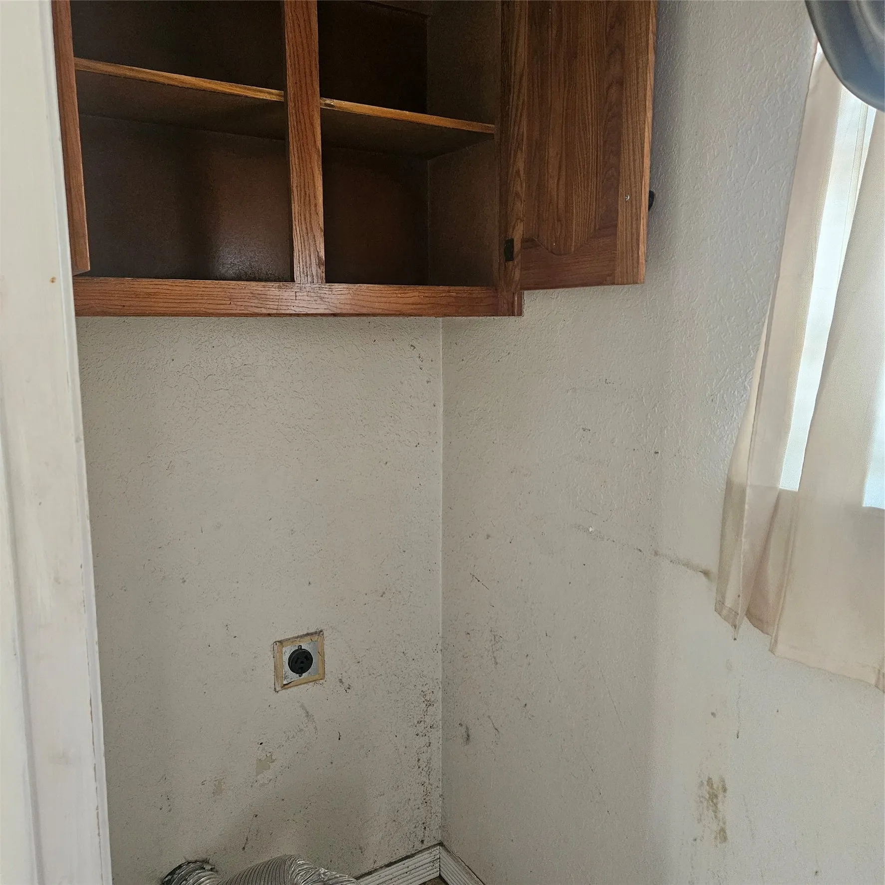 Single Family Residence For Sale in Ellis County , 134 Ridgeway Drive, Red Oak, Texas 75154, 3 Bedroom, 2 Bathroom, 2 Garage spaces, 1,532 Sqft, built in 1985, mls#21372874, Real Estate Agent in Red Oak, Homes For Sale in Ellis county, Homes For Sale in Red Oak, Realtor in Red Oak Texas, Real Estate Brokerage Independent Realty Texas, Luminita Cordes Realtor