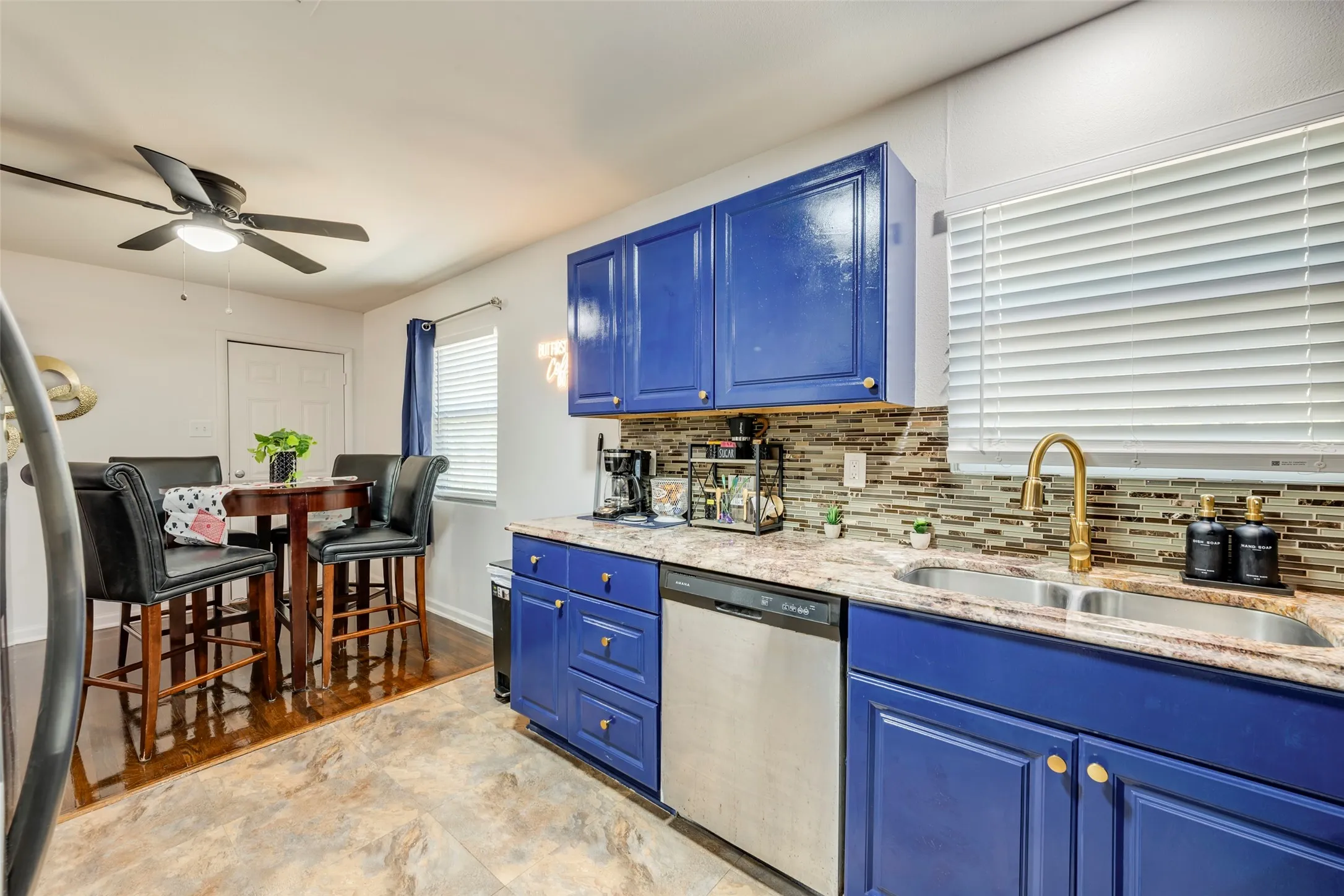 Single Family Residence For Sale in Tarrant County , 509 Circle Drive, Arlington, Texas 76010, 3 Bedroom, 1 Bathroom, 1 Garage spaces, 960 Sqft, built in 1955, mls#21372449, Real Estate Agent in Arlington, Homes For Sale in Tarrant county, Homes For Sale in Arlington, Realtor in Arlington Texas, Real Estate Brokerage Independent Realty Texas, Luminita Cordes Realtor