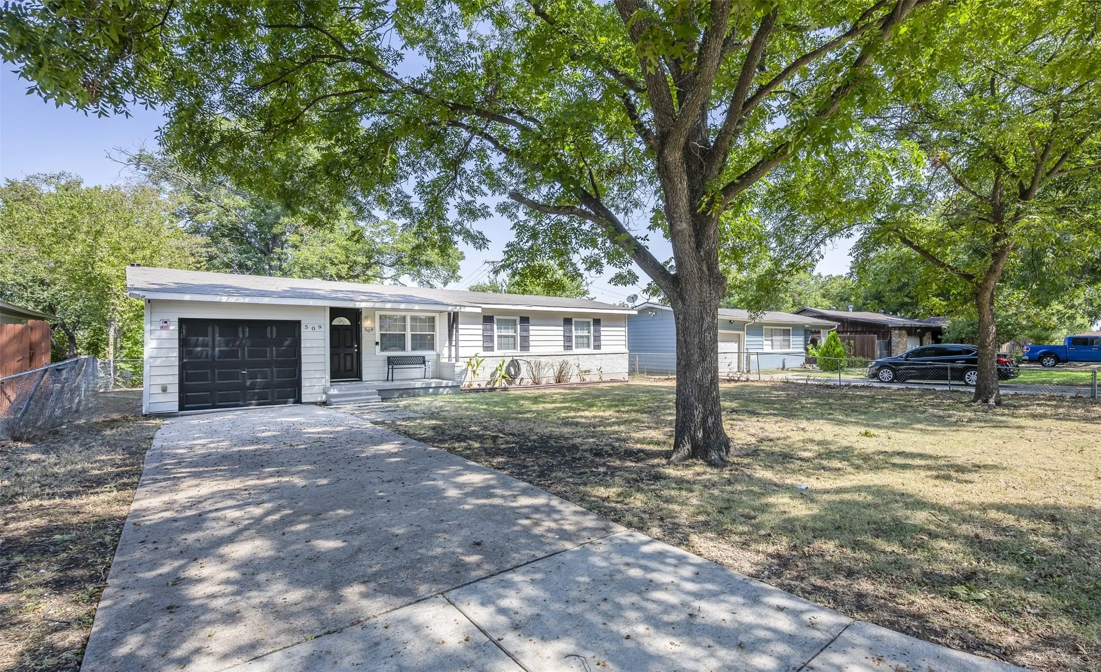 Single Family Residence For Sale in Tarrant County , 509 Circle Drive, Arlington, Texas 76010, 3 Bedroom, 1 Bathroom, 1 Garage spaces, 960 Sqft, built in 1955, mls#21372449, Real Estate Agent in Arlington, Homes For Sale in Tarrant county, Homes For Sale in Arlington, Realtor in Arlington Texas, Real Estate Brokerage Independent Realty Texas, Luminita Cordes Realtor