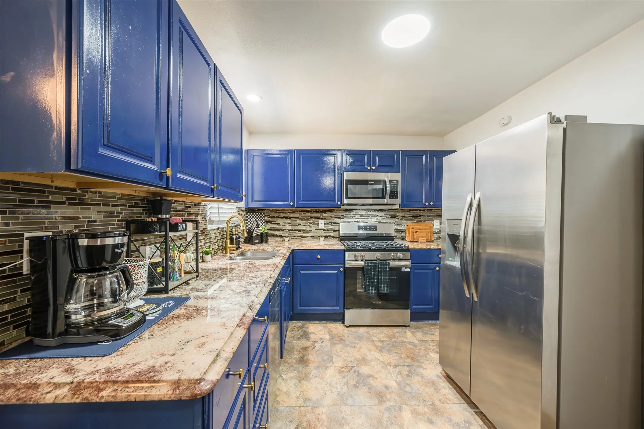 Single Family Residence For Sale in Tarrant County , 509 Circle Drive, Arlington, Texas 76010, 3 Bedroom, 1 Bathroom, 1 Garage spaces, 960 Sqft, built in 1955, mls#21372449, Real Estate Agent in Arlington, Homes For Sale in Tarrant county, Homes For Sale in Arlington, Realtor in Arlington Texas, Real Estate Brokerage Independent Realty Texas, Luminita Cordes Realtor