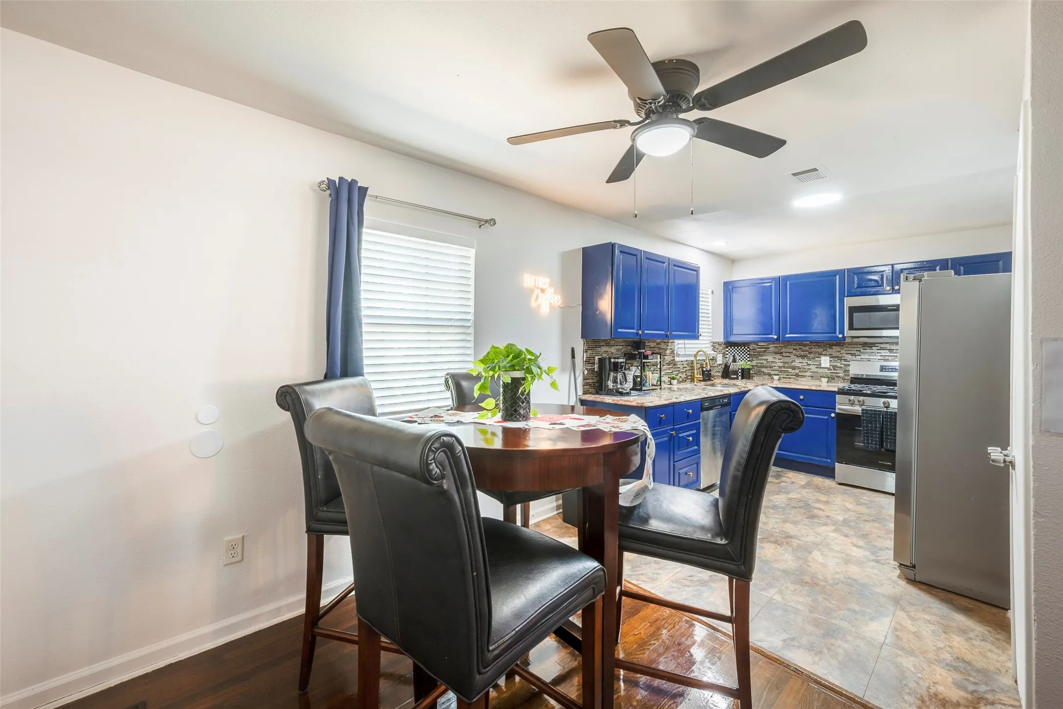 Single Family Residence For Sale in Tarrant County , 509 Circle Drive, Arlington, Texas 76010, 3 Bedroom, 1 Bathroom, 1 Garage spaces, 960 Sqft, built in 1955, mls#21372449, Real Estate Agent in Arlington, Homes For Sale in Tarrant county, Homes For Sale in Arlington, Realtor in Arlington Texas, Real Estate Brokerage Independent Realty Texas, Luminita Cordes Realtor