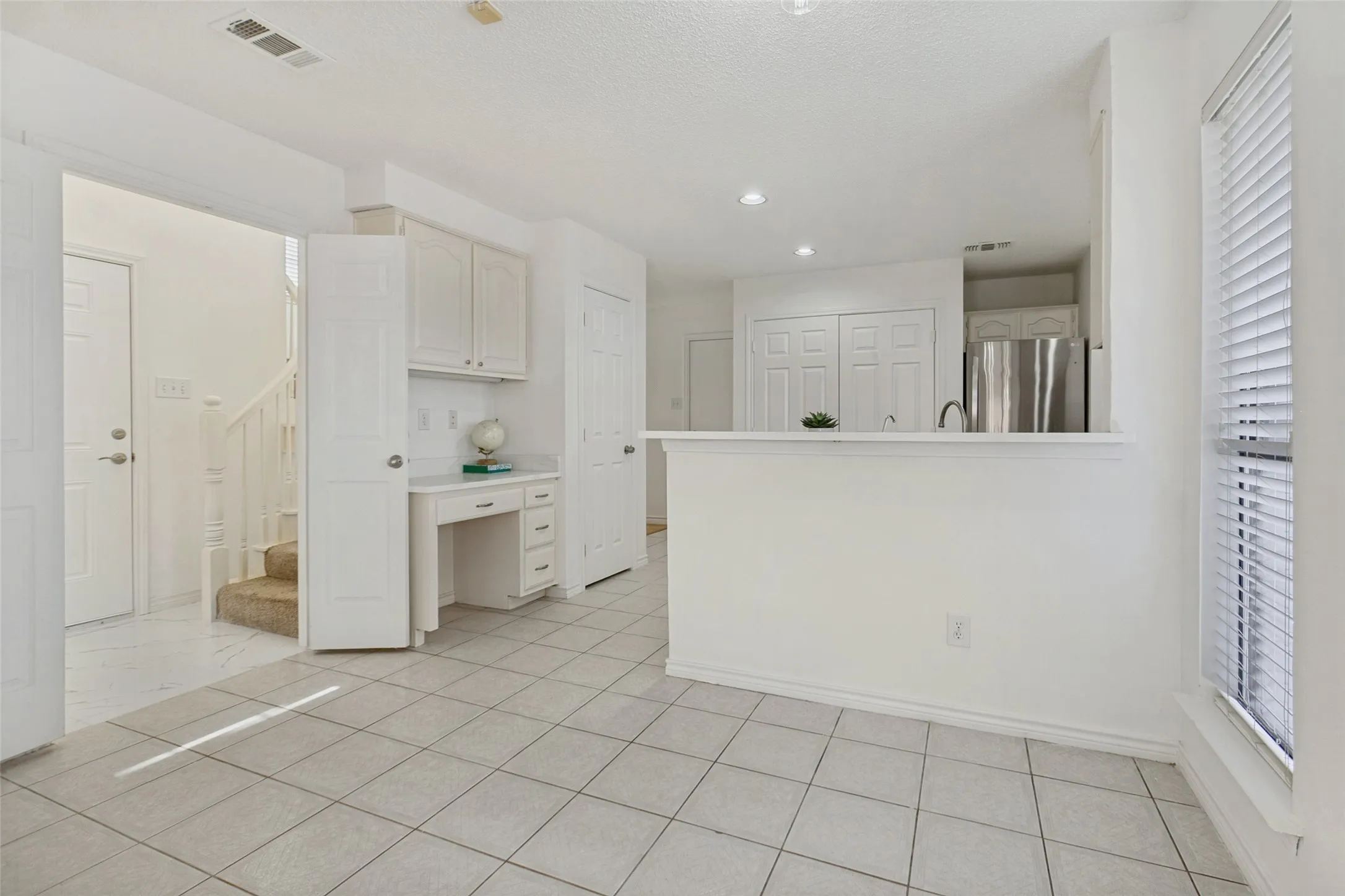 Single Family Residence For Rent in Dallas County , 703 Rams Court, Richardson, Texas 75081, 4 Bedroom, 3 Bathroom, 2 Garage spaces, 2,037 Sqft, built in 1991, mls#21370001, Real Estate Agent in Richardson, Homes For Rent in Dallas county, Homes For Rent in Richardson, Realtor in Richardson Texas, Real Estate Brokerage Independent Realty Texas, Luminita Cordes Realtor