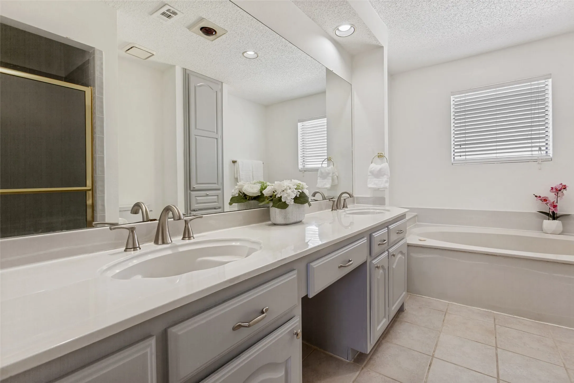 Single Family Residence For Rent in Dallas County , 703 Rams Court, Richardson, Texas 75081, 4 Bedroom, 3 Bathroom, 2 Garage spaces, 2,037 Sqft, built in 1991, mls#21370001, Real Estate Agent in Richardson, Homes For Rent in Dallas county, Homes For Rent in Richardson, Realtor in Richardson Texas, Real Estate Brokerage Independent Realty Texas, Luminita Cordes Realtor