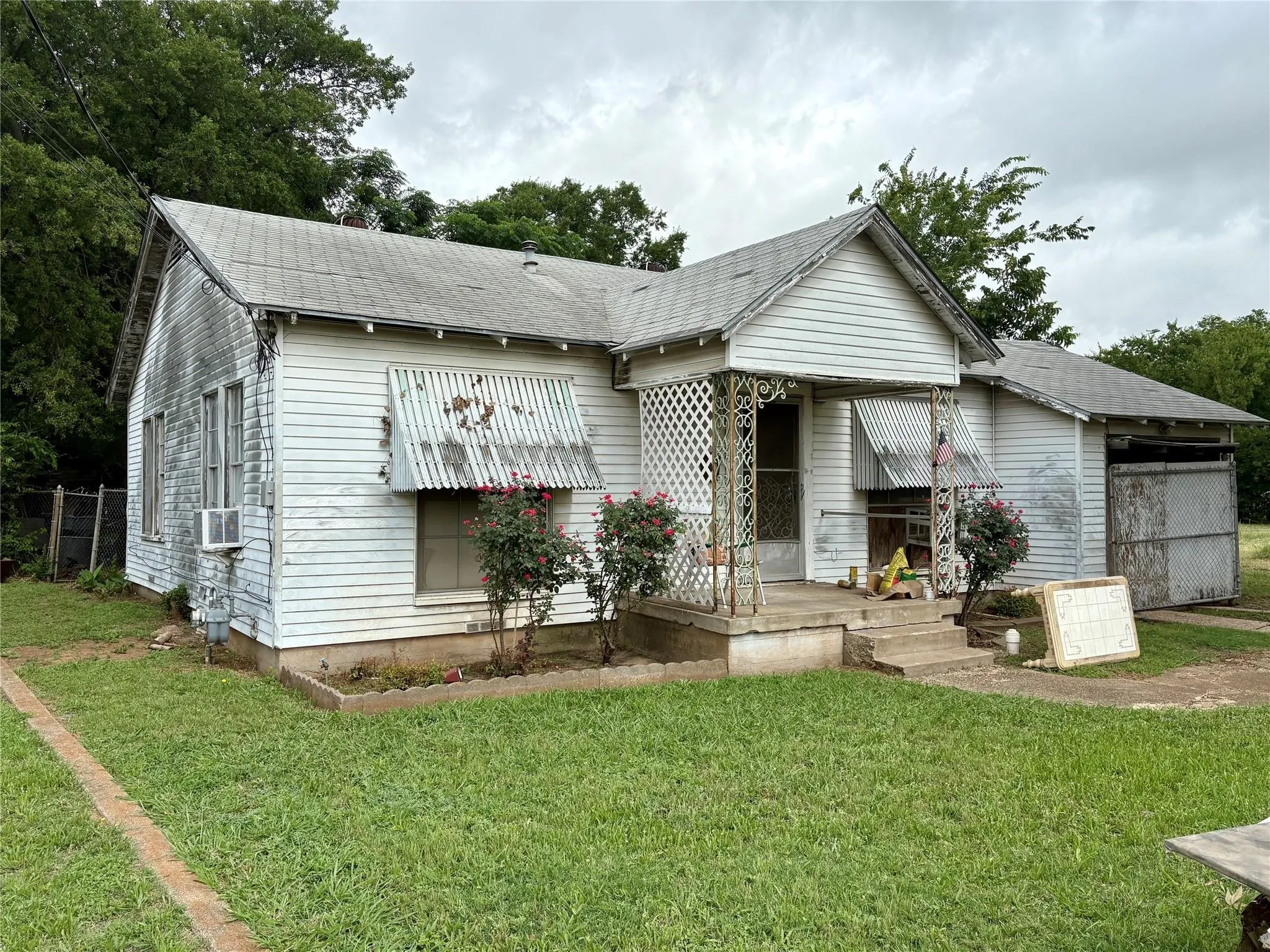 Great opportunity for a new build.