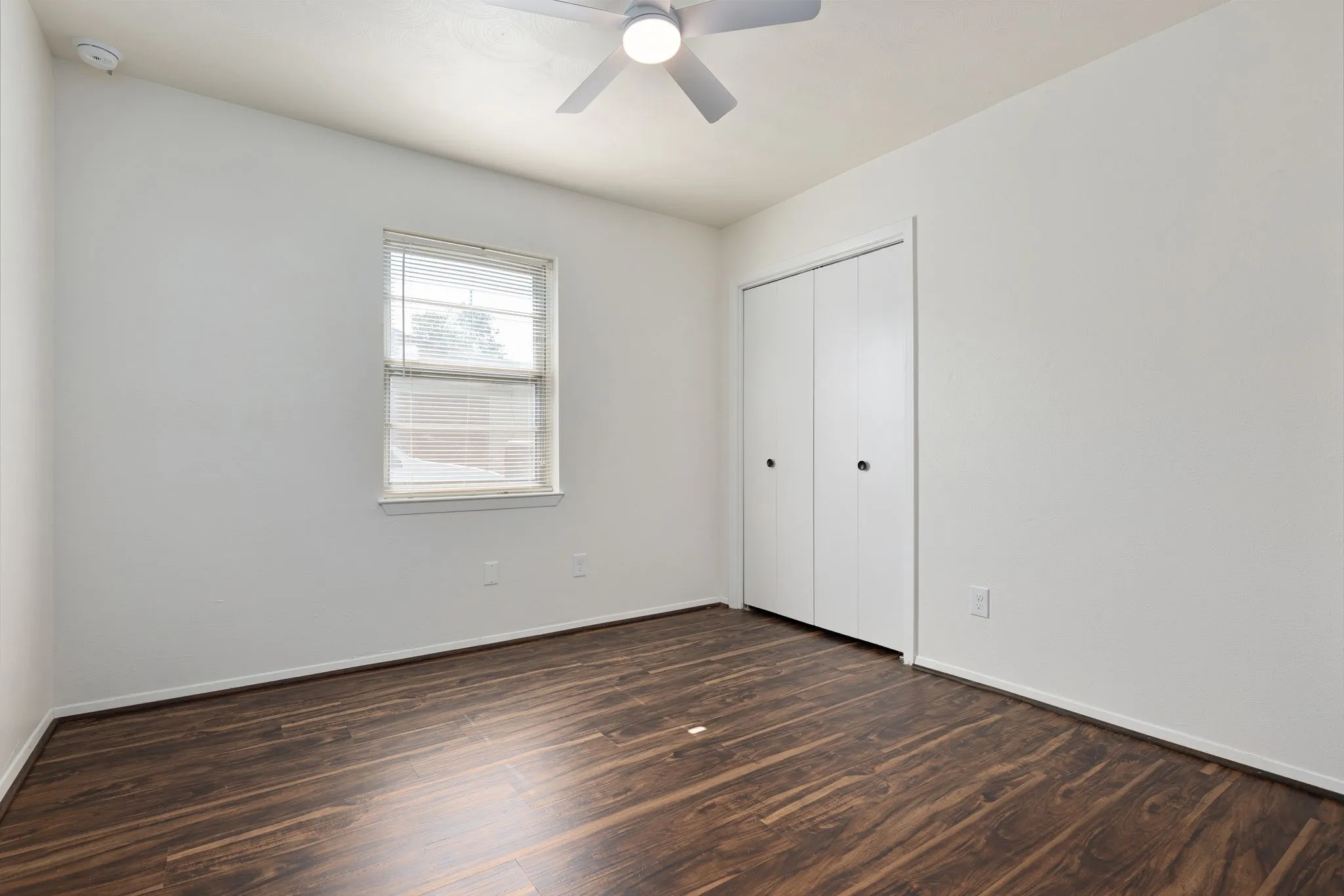 Single Family Residence For Sale in Dallas County , 202 E Kenwood Drive, Garland, Texas 75041, 4 Bedroom, 2 Bathroom, Garage spaces, 2,128 Sqft, built in 1962, mls#21372157, Real Estate Agent in Garland, Homes For Sale in Dallas county, Homes For Sale in Garland, Realtor in Garland Texas, Real Estate Brokerage Independent Realty Texas, Luminita Cordes Realtor