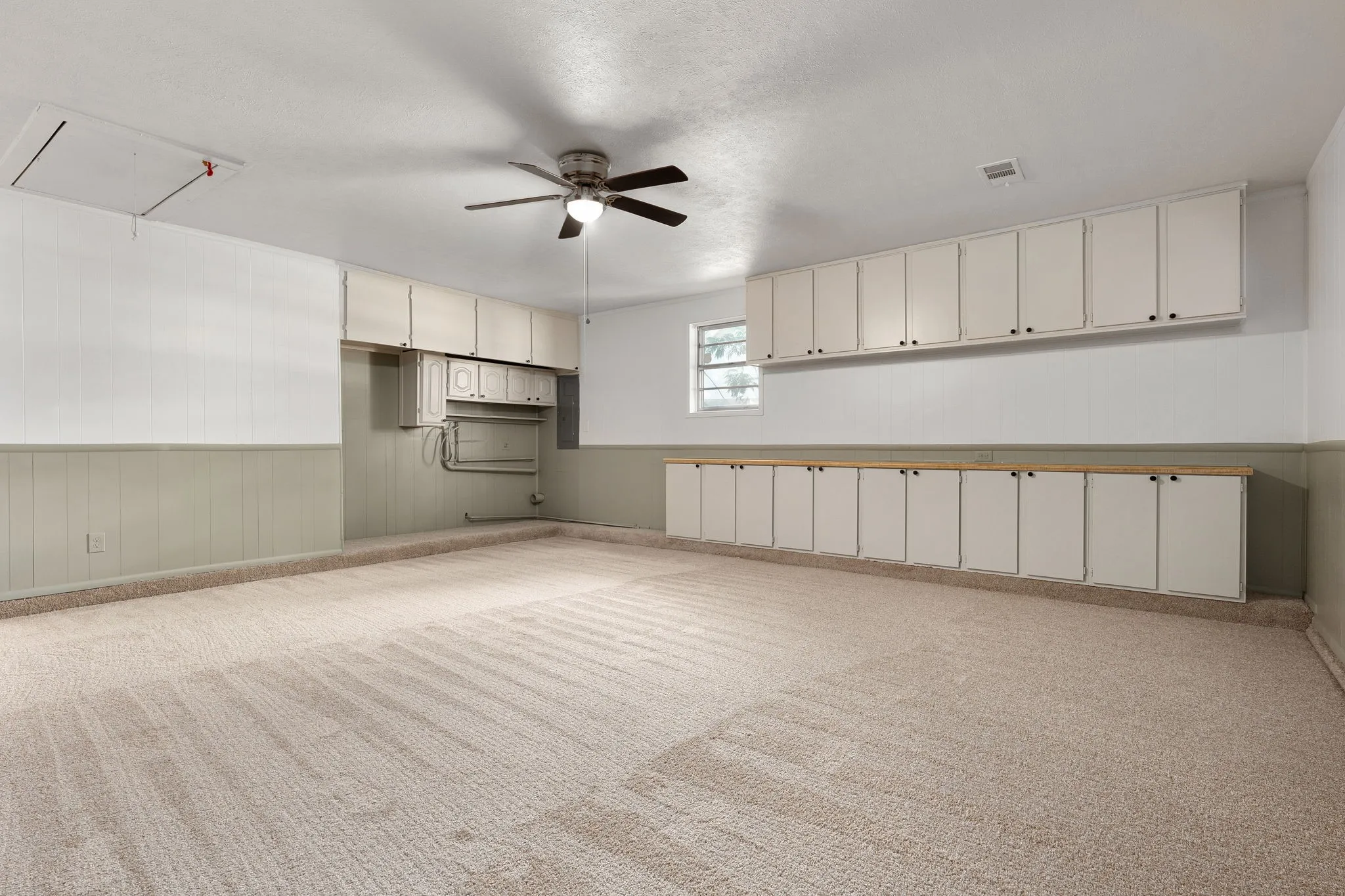 Single Family Residence For Sale in Dallas County , 202 E Kenwood Drive, Garland, Texas 75041, 4 Bedroom, 2 Bathroom, Garage spaces, 2,128 Sqft, built in 1962, mls#21372157, Real Estate Agent in Garland, Homes For Sale in Dallas county, Homes For Sale in Garland, Realtor in Garland Texas, Real Estate Brokerage Independent Realty Texas, Luminita Cordes Realtor