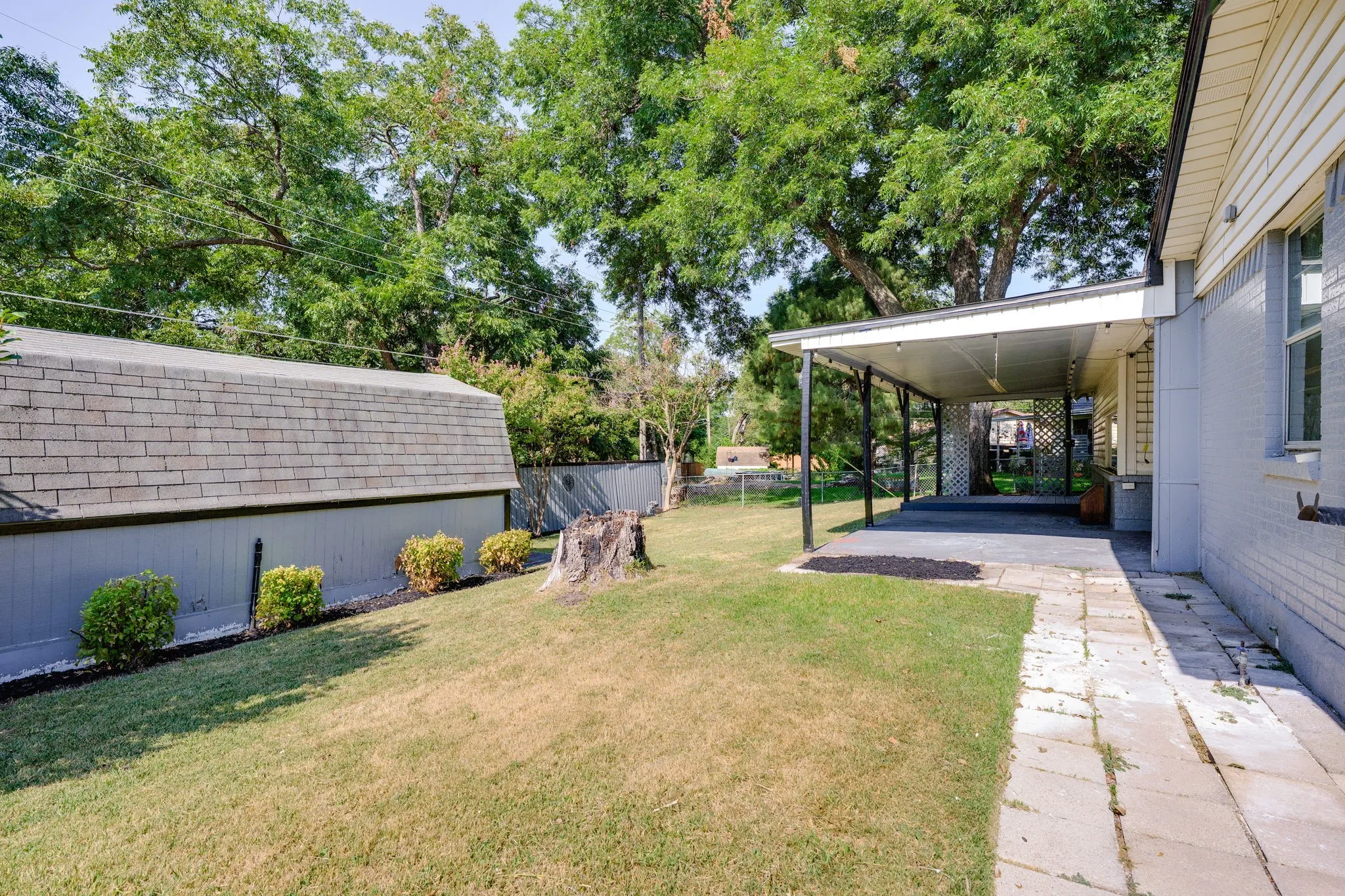 Single Family Residence For Sale in Dallas County , 202 E Kenwood Drive, Garland, Texas 75041, 4 Bedroom, 2 Bathroom, Garage spaces, 2,128 Sqft, built in 1962, mls#21372157, Real Estate Agent in Garland, Homes For Sale in Dallas county, Homes For Sale in Garland, Realtor in Garland Texas, Real Estate Brokerage Independent Realty Texas, Luminita Cordes Realtor