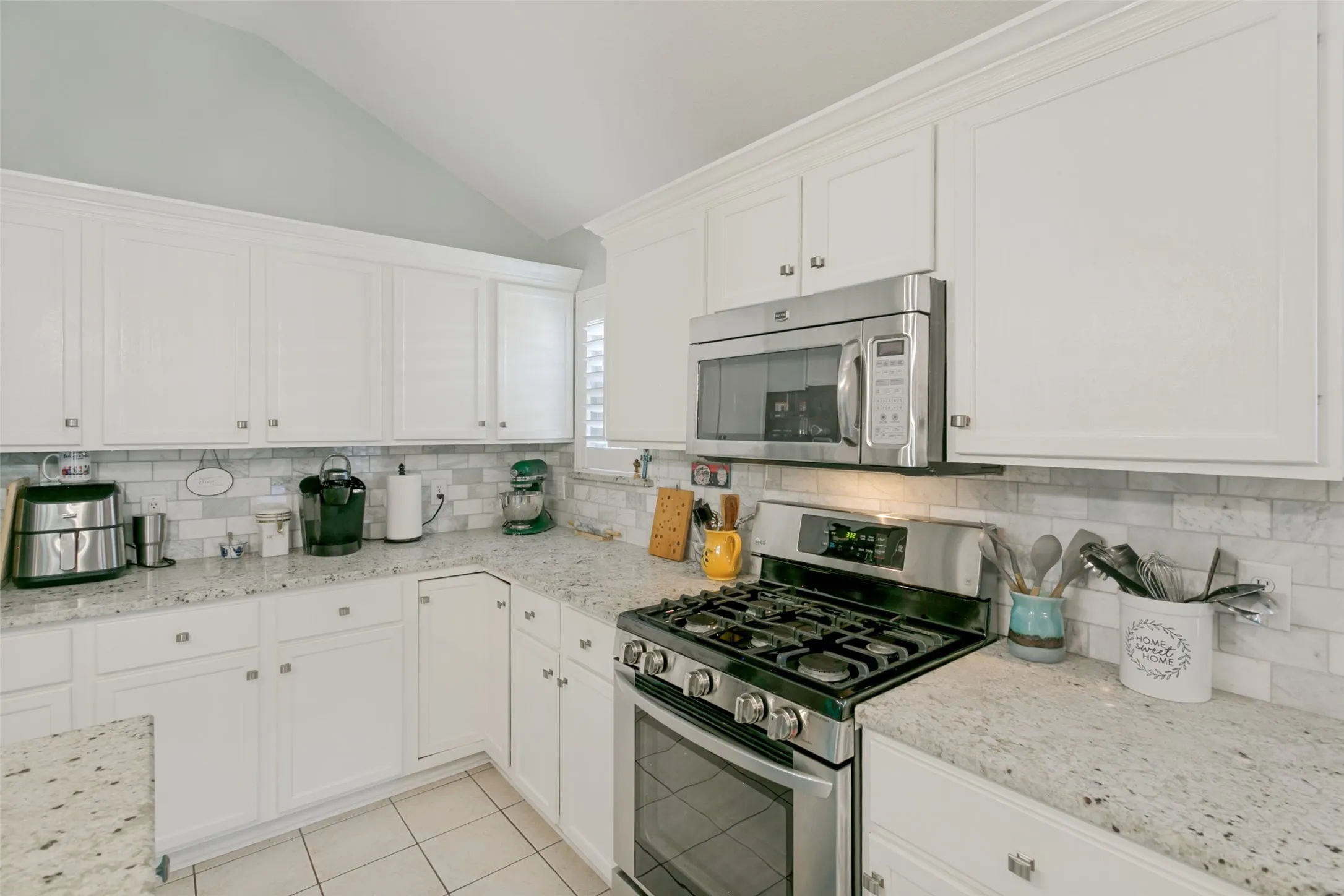 Single Family Residence For Sale in Tarrant County , 6721 Day Drive, Fort Worth, Texas 76132, 4 Bedroom, 2 Bathroom, 2 Garage spaces, 1,914 Sqft, built in 1999, mls#21372357, Real Estate Agent in Fort Worth, Homes For Sale in Tarrant county, Homes For Sale in Fort Worth, Realtor in Fort Worth Texas, Real Estate Brokerage Independent Realty Texas, Luminita Cordes Realtor