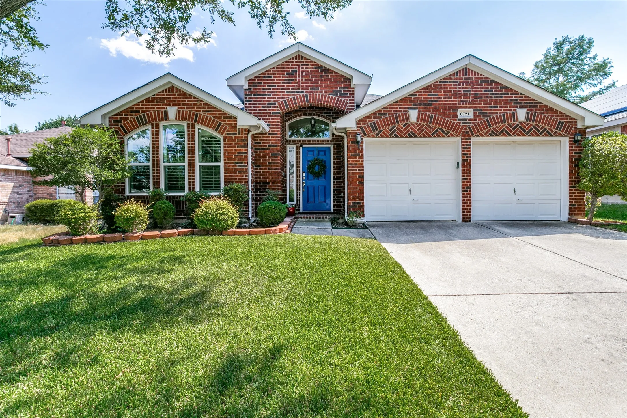 Single Family Residence For Sale in Tarrant County , 6721 Day Drive, Fort Worth, Texas 76132, 4 Bedroom, 2 Bathroom, 2 Garage spaces, 1,914 Sqft, built in 1999, mls#21372357, Real Estate Agent in Fort Worth, Homes For Sale in Tarrant county, Homes For Sale in Fort Worth, Realtor in Fort Worth Texas, Real Estate Brokerage Independent Realty Texas, Luminita Cordes Realtor