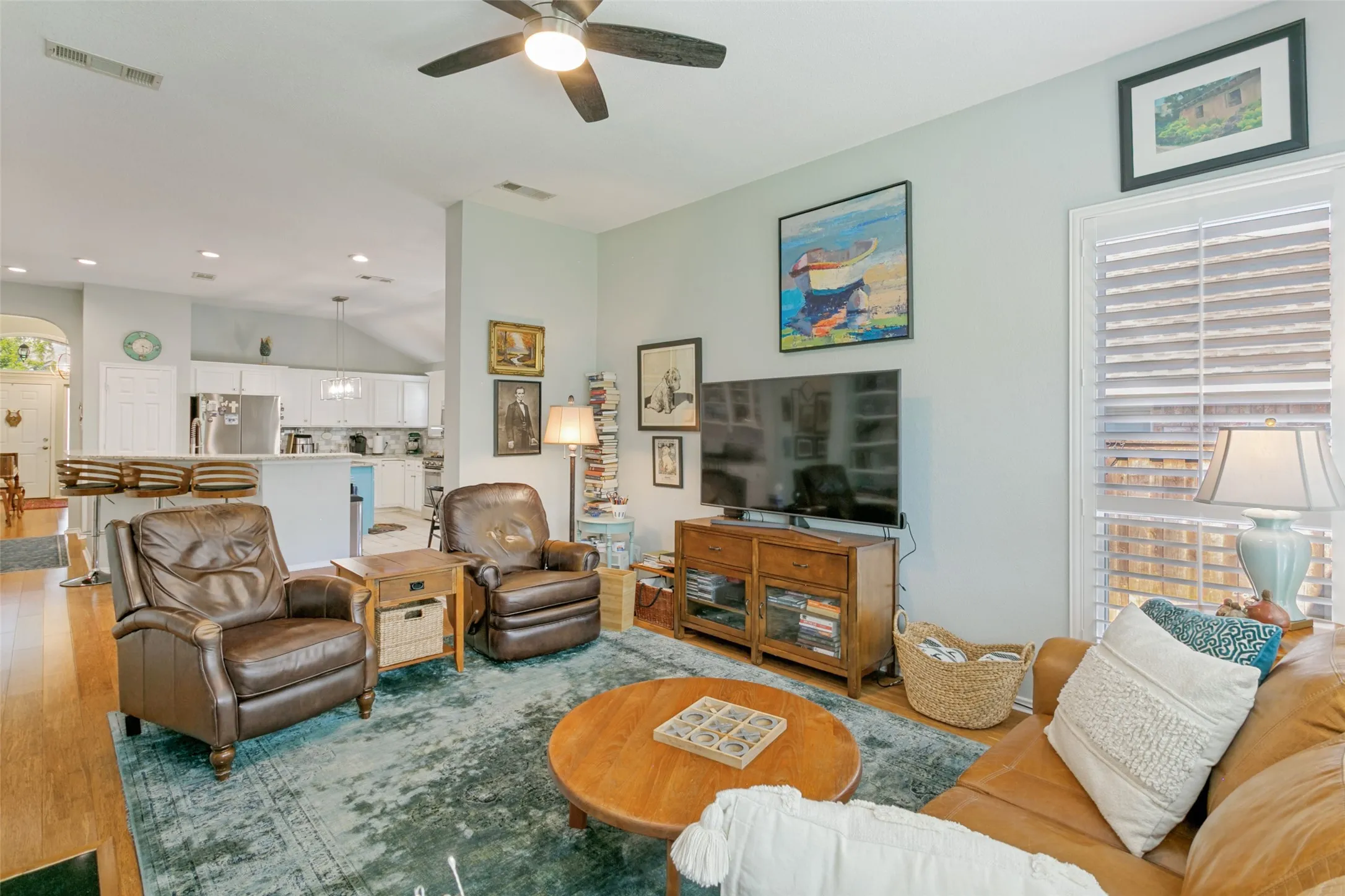Single Family Residence For Sale in Tarrant County , 6721 Day Drive, Fort Worth, Texas 76132, 4 Bedroom, 2 Bathroom, 2 Garage spaces, 1,914 Sqft, built in 1999, mls#21372357, Real Estate Agent in Fort Worth, Homes For Sale in Tarrant county, Homes For Sale in Fort Worth, Realtor in Fort Worth Texas, Real Estate Brokerage Independent Realty Texas, Luminita Cordes Realtor