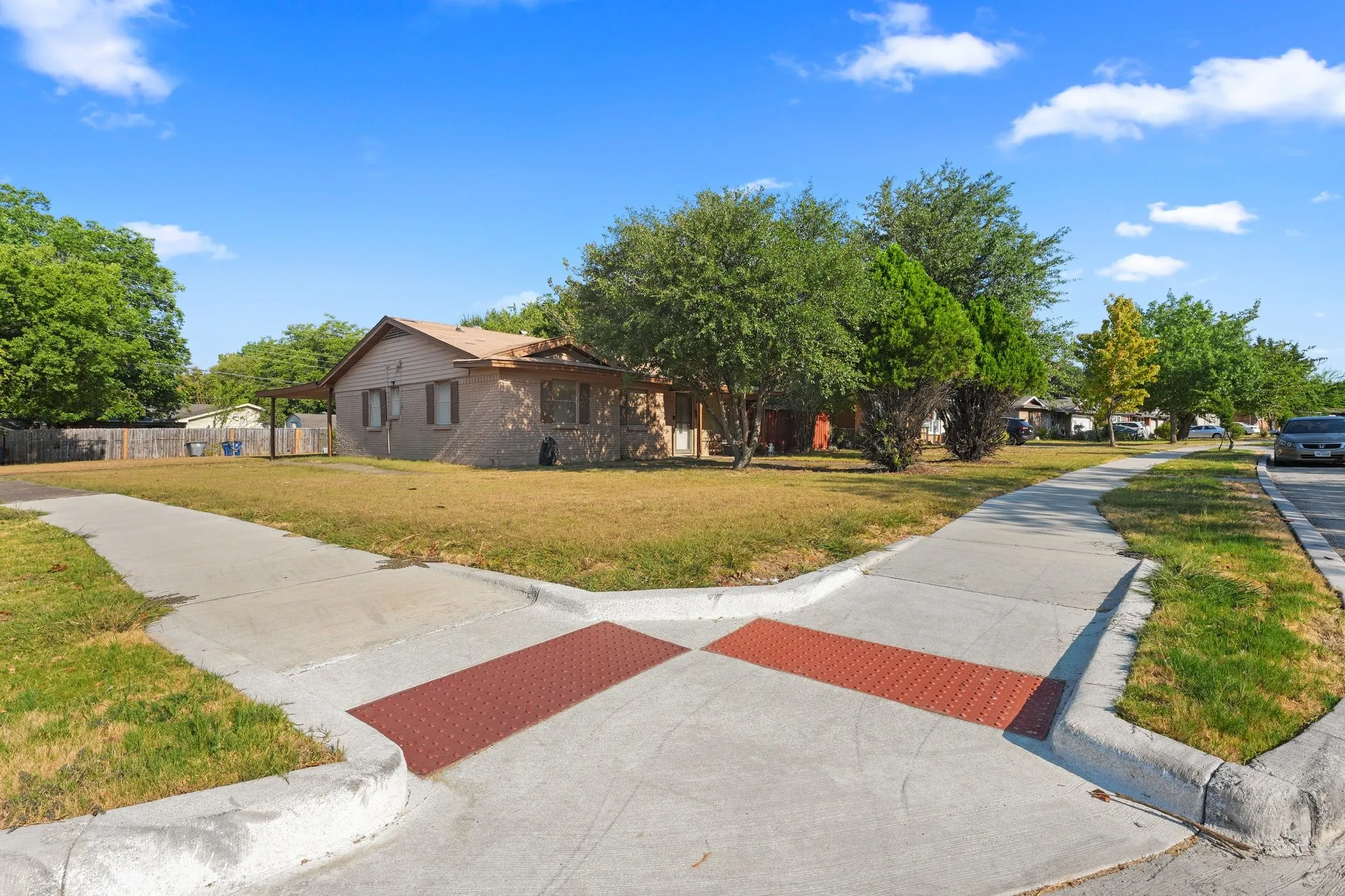 Single Family Residence For Sale in Dallas County , 13105 Blossomheath Lane, Dallas, Texas 75240, 4 Bedroom, 3 Bathroom, 1 Garage spaces, 1,430 Sqft, built in 1960, mls#21371565, Real Estate Agent in Dallas, Homes For Sale in Dallas county, Homes For Sale in Dallas, Realtor in Dallas Texas, Real Estate Brokerage Independent Realty Texas, Luminita Cordes Realtor