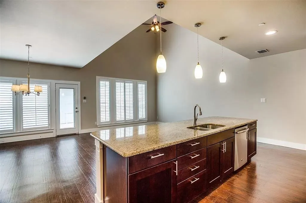 Townhouse For Sale in Collin County , 1409 Clarinet Lane, Plano, Texas 75074, 3 Bedroom, 3 Bathroom, 2 Garage spaces, 1,693 Sqft, built in 2014, mls#21372957, Real Estate Agent in Plano, Homes For Sale in Collin county, Homes For Sale in Plano, Realtor in Plano Texas, Real Estate Brokerage Independent Realty Texas, Luminita Cordes Realtor