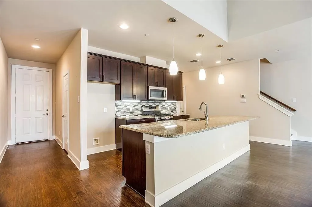 Townhouse For Sale in Collin County , 1409 Clarinet Lane, Plano, Texas 75074, 3 Bedroom, 3 Bathroom, 2 Garage spaces, 1,693 Sqft, built in 2014, mls#21372957, Real Estate Agent in Plano, Homes For Sale in Collin county, Homes For Sale in Plano, Realtor in Plano Texas, Real Estate Brokerage Independent Realty Texas, Luminita Cordes Realtor