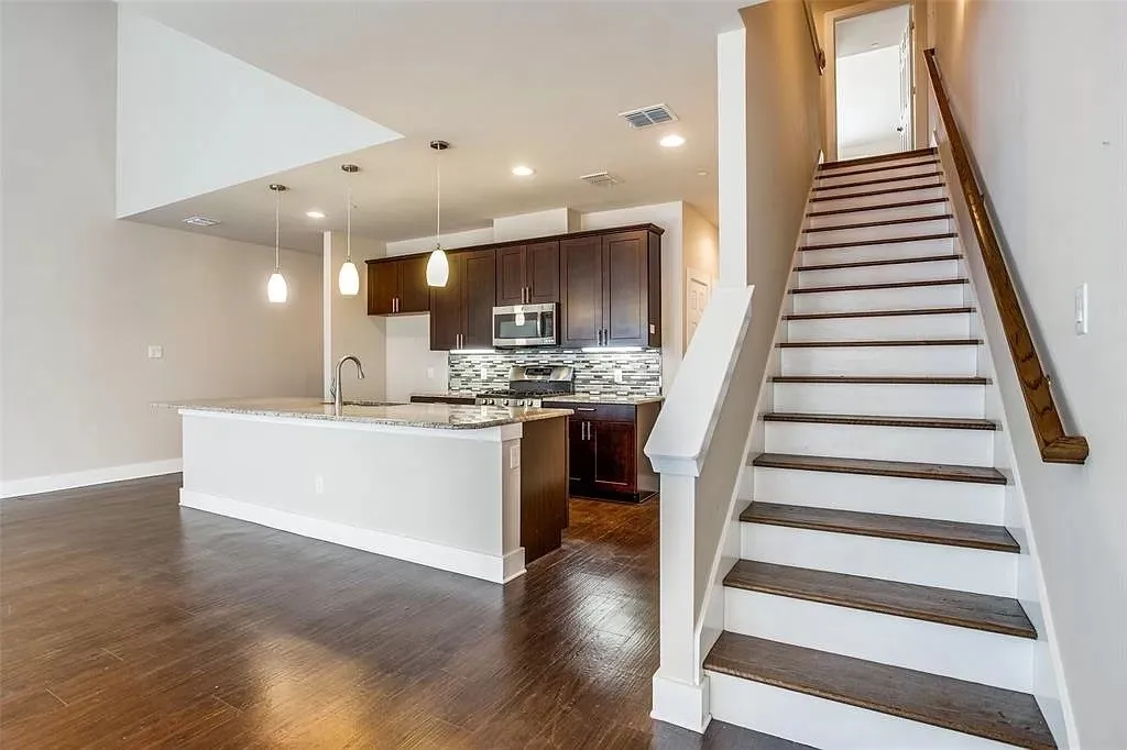 Townhouse For Sale in Collin County , 1409 Clarinet Lane, Plano, Texas 75074, 3 Bedroom, 3 Bathroom, 2 Garage spaces, 1,693 Sqft, built in 2014, mls#21372957, Real Estate Agent in Plano, Homes For Sale in Collin county, Homes For Sale in Plano, Realtor in Plano Texas, Real Estate Brokerage Independent Realty Texas, Luminita Cordes Realtor