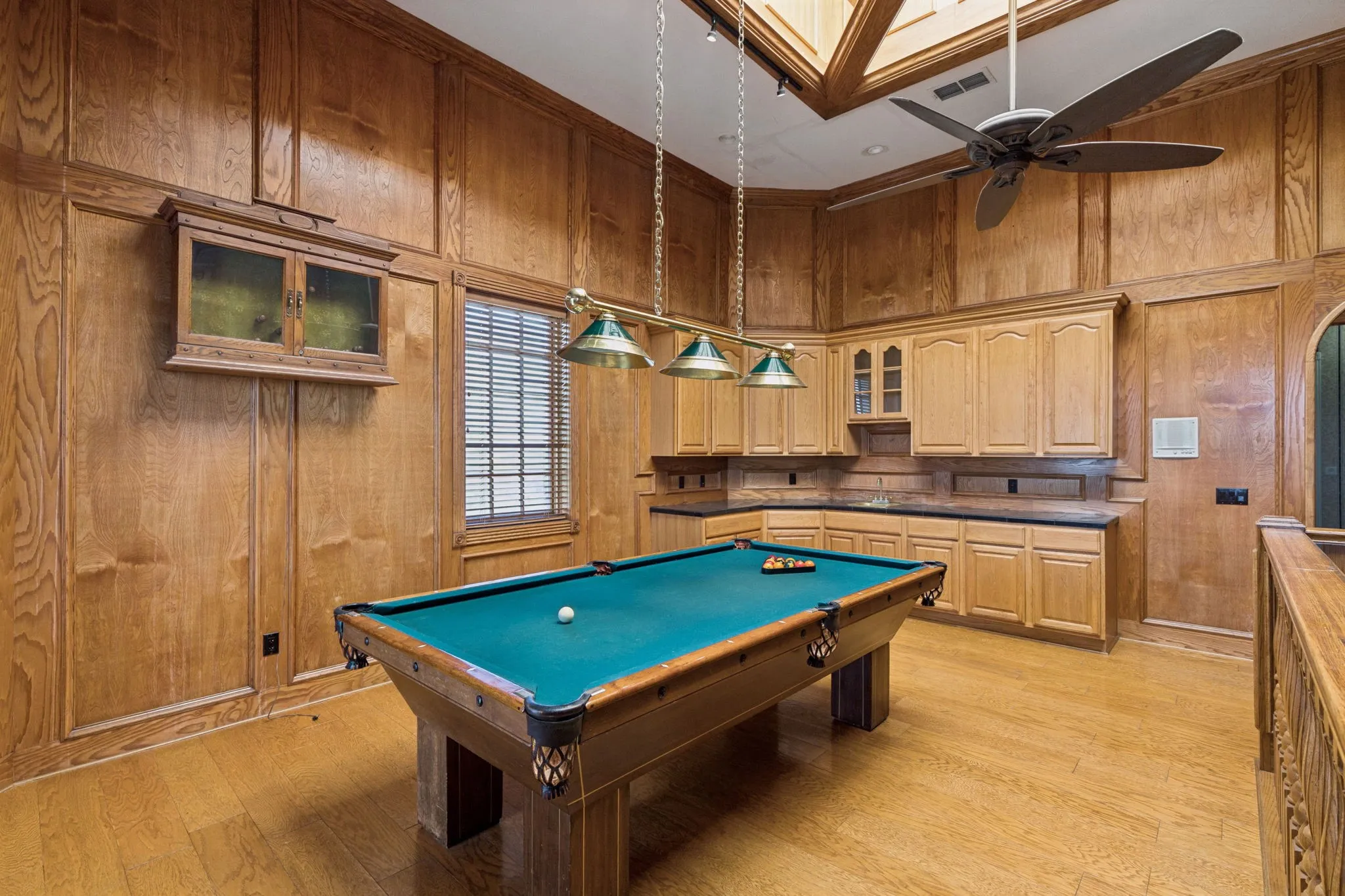 Single Family Residence For Sale in Tarrant County , 9888 Boat Club Road, Fort Worth, Texas 76179, 4 Bedroom, 5 Bathroom, 4 Garage spaces, 6,561 Sqft, built in 1998, mls#21372959, Real Estate Agent in Fort Worth, Homes For Sale in Tarrant county, Homes For Sale in Fort Worth, Realtor in Fort Worth Texas, Real Estate Brokerage Independent Realty Texas, Luminita Cordes Realtor