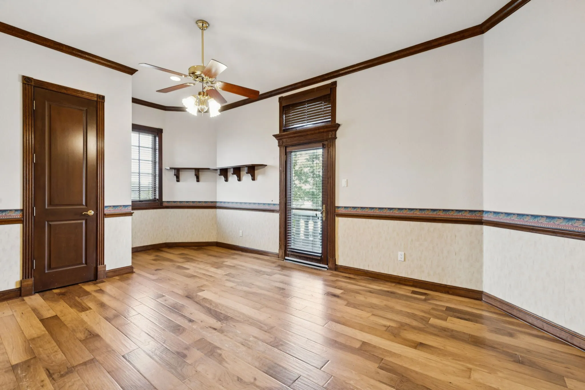 Single Family Residence For Sale in Tarrant County , 9888 Boat Club Road, Fort Worth, Texas 76179, 4 Bedroom, 5 Bathroom, 4 Garage spaces, 6,561 Sqft, built in 1998, mls#21372959, Real Estate Agent in Fort Worth, Homes For Sale in Tarrant county, Homes For Sale in Fort Worth, Realtor in Fort Worth Texas, Real Estate Brokerage Independent Realty Texas, Luminita Cordes Realtor