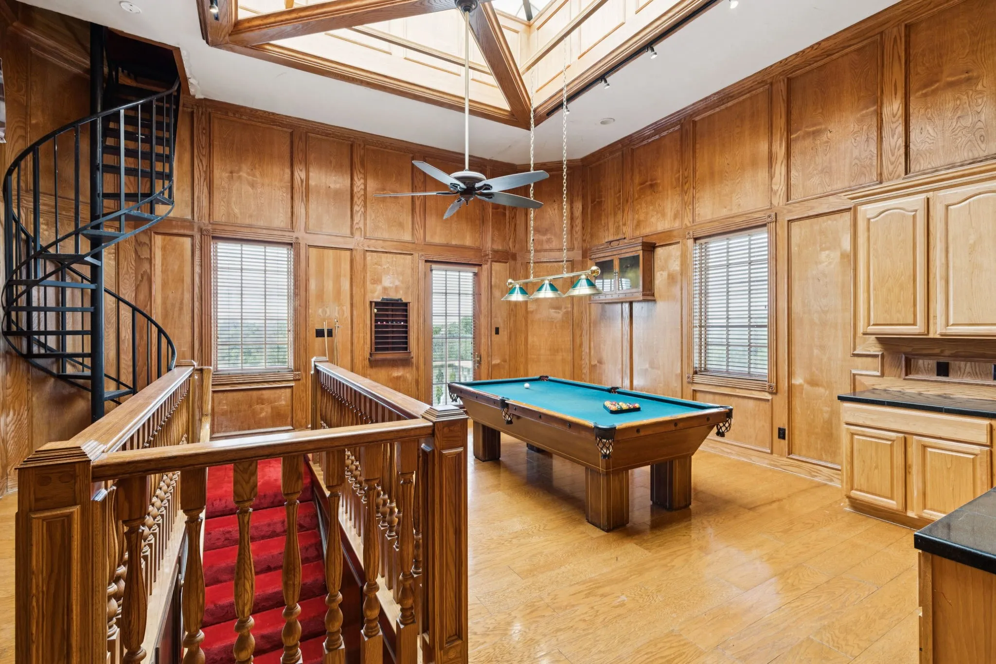 Single Family Residence For Sale in Tarrant County , 9888 Boat Club Road, Fort Worth, Texas 76179, 4 Bedroom, 5 Bathroom, 4 Garage spaces, 6,561 Sqft, built in 1998, mls#21372959, Real Estate Agent in Fort Worth, Homes For Sale in Tarrant county, Homes For Sale in Fort Worth, Realtor in Fort Worth Texas, Real Estate Brokerage Independent Realty Texas, Luminita Cordes Realtor