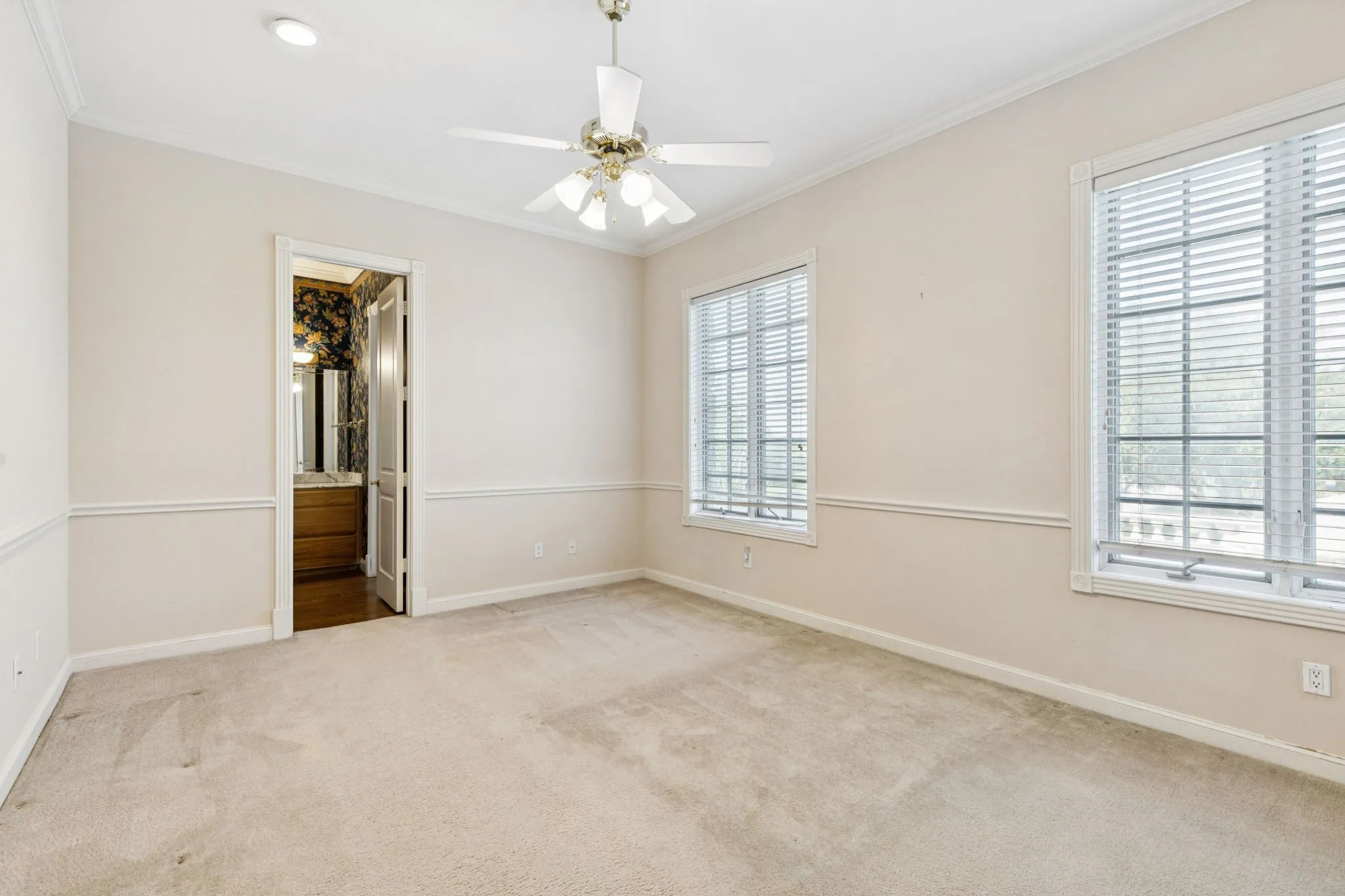 Single Family Residence For Sale in Tarrant County , 9888 Boat Club Road, Fort Worth, Texas 76179, 4 Bedroom, 5 Bathroom, 4 Garage spaces, 6,561 Sqft, built in 1998, mls#21372959, Real Estate Agent in Fort Worth, Homes For Sale in Tarrant county, Homes For Sale in Fort Worth, Realtor in Fort Worth Texas, Real Estate Brokerage Independent Realty Texas, Luminita Cordes Realtor