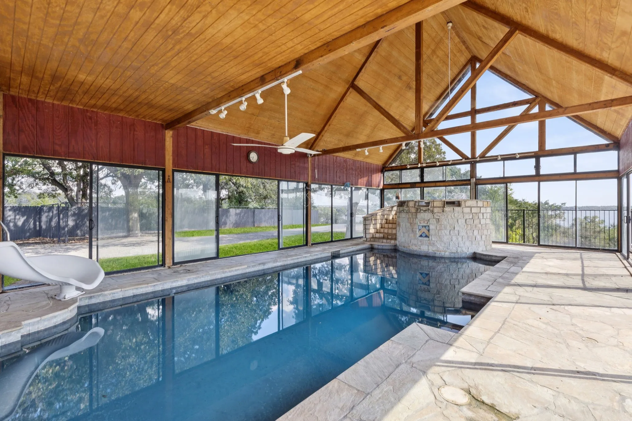 Single Family Residence For Sale in Tarrant County , 9888 Boat Club Road, Fort Worth, Texas 76179, 4 Bedroom, 5 Bathroom, 4 Garage spaces, 6,561 Sqft, built in 1998, mls#21372959, Real Estate Agent in Fort Worth, Homes For Sale in Tarrant county, Homes For Sale in Fort Worth, Realtor in Fort Worth Texas, Real Estate Brokerage Independent Realty Texas, Luminita Cordes Realtor