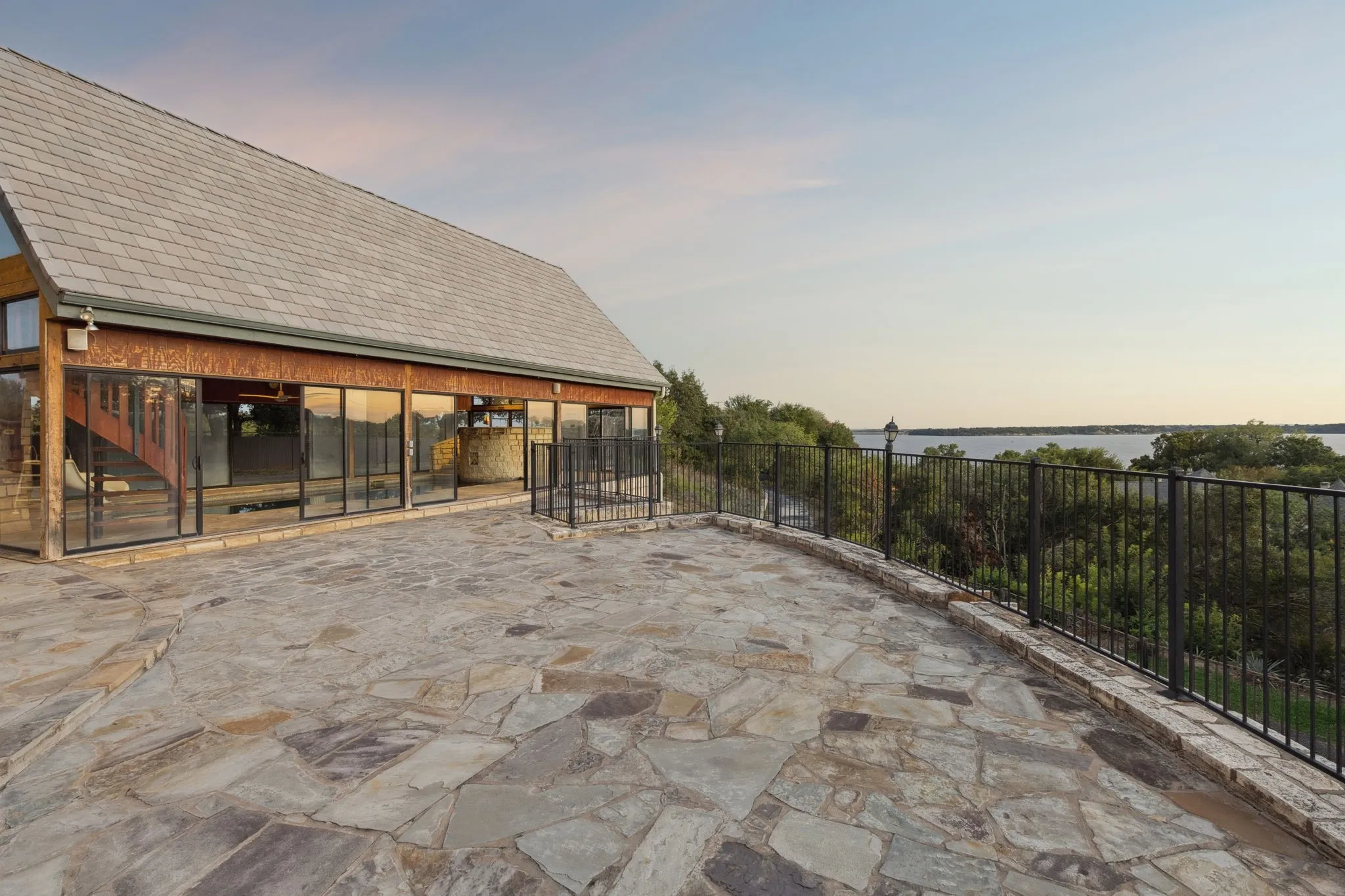 Single Family Residence For Sale in Tarrant County , 9888 Boat Club Road, Fort Worth, Texas 76179, 4 Bedroom, 5 Bathroom, 4 Garage spaces, 6,561 Sqft, built in 1998, mls#21372959, Real Estate Agent in Fort Worth, Homes For Sale in Tarrant county, Homes For Sale in Fort Worth, Realtor in Fort Worth Texas, Real Estate Brokerage Independent Realty Texas, Luminita Cordes Realtor