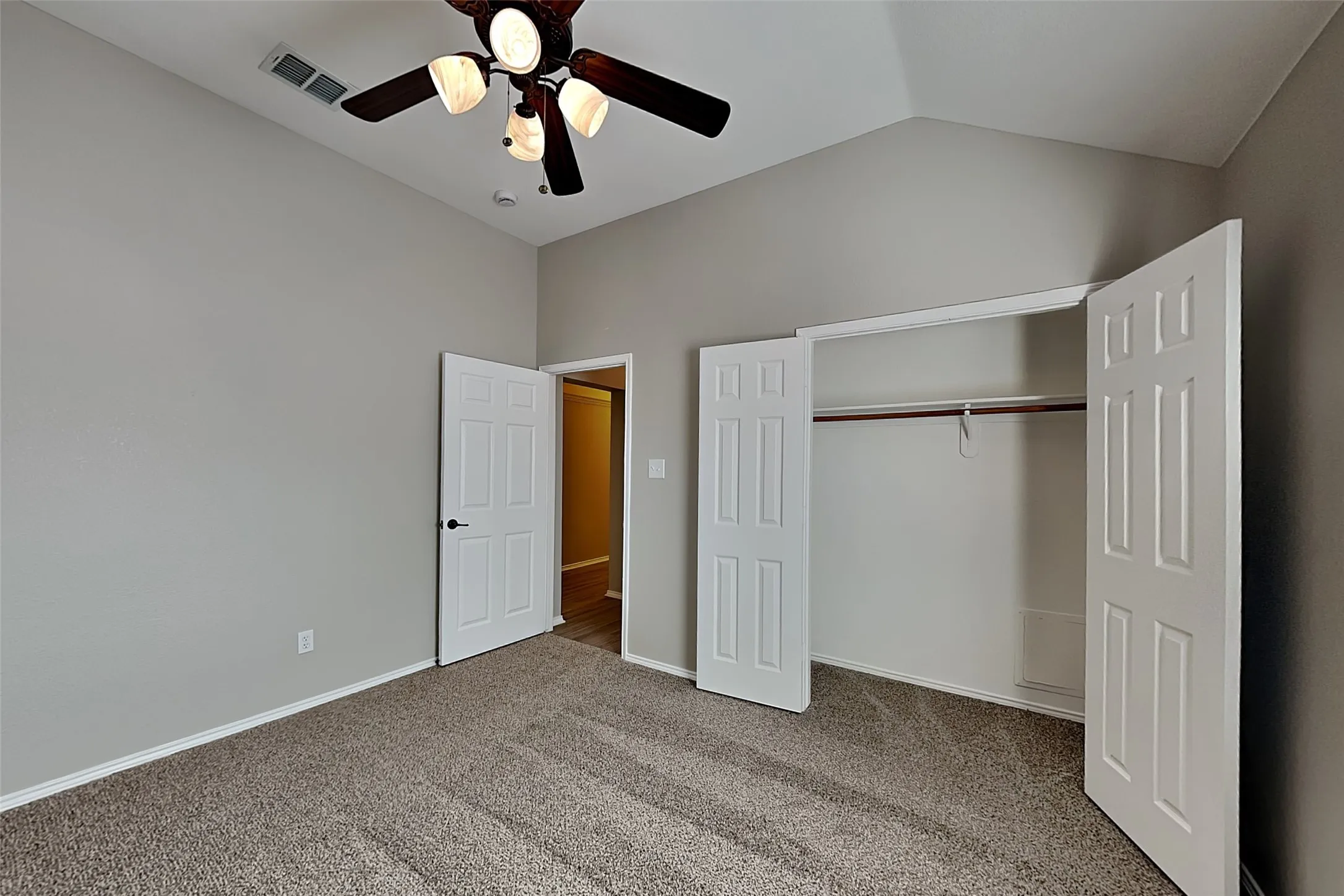 Single Family Residence For Rent in Tarrant County , 300 Lottie Lane, Saginaw, Texas 76179, 3 Bedroom, 2 Bathroom, 2 Garage spaces, 2,198 Sqft, built in 2004, mls#21372974, Real Estate Agent in Saginaw, Homes For Rent in Tarrant county, Homes For Rent in Saginaw, Realtor in Saginaw Texas, Real Estate Brokerage Independent Realty Texas, Luminita Cordes Realtor