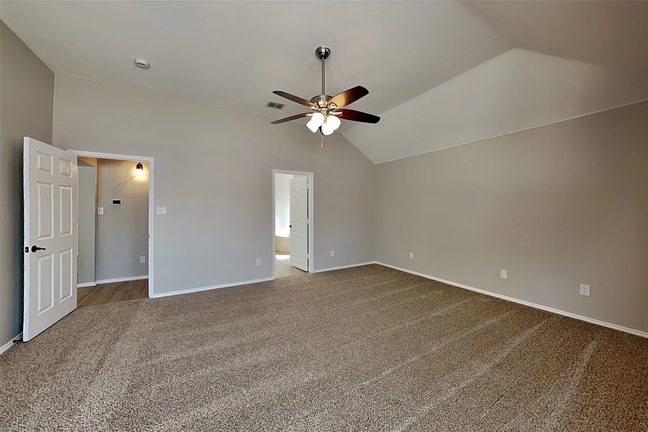Single Family Residence For Rent in Tarrant County , 300 Lottie Lane, Saginaw, Texas 76179, 3 Bedroom, 2 Bathroom, 2 Garage spaces, 2,198 Sqft, built in 2004, mls#21372974, Real Estate Agent in Saginaw, Homes For Rent in Tarrant county, Homes For Rent in Saginaw, Realtor in Saginaw Texas, Real Estate Brokerage Independent Realty Texas, Luminita Cordes Realtor