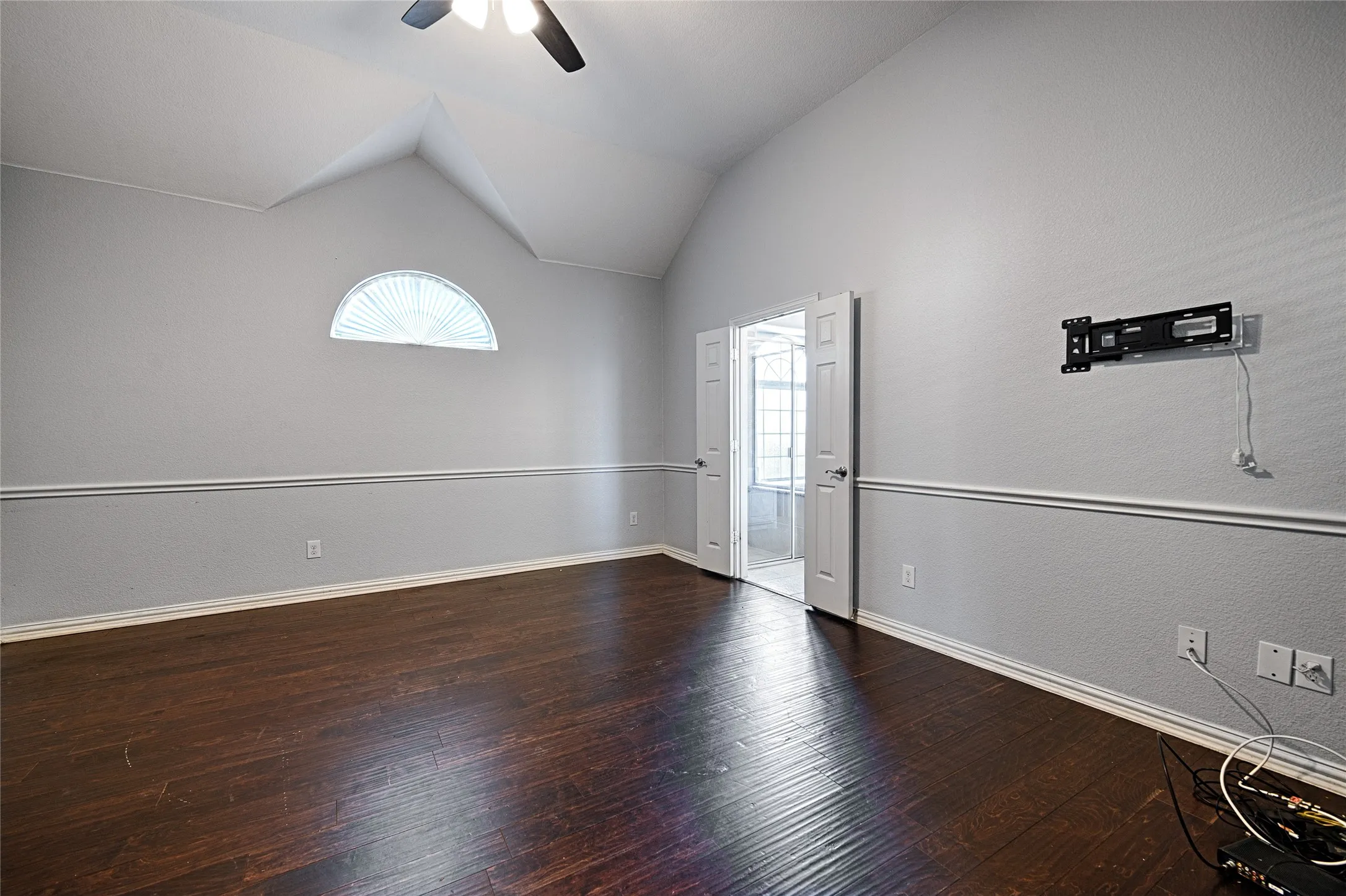 Single Family Residence For Sale in Dallas County , 1837 Lakeview Drive, De Soto, Texas 75115, 4 Bedroom, 3 Bathroom, 2 Garage spaces, 2,667 Sqft, built in 2016, mls#21372888, Real Estate Agent in De Soto, Homes For Sale in Dallas county, Homes For Sale in De Soto, Realtor in De Soto Texas, Real Estate Brokerage Independent Realty Texas, Luminita Cordes Realtor