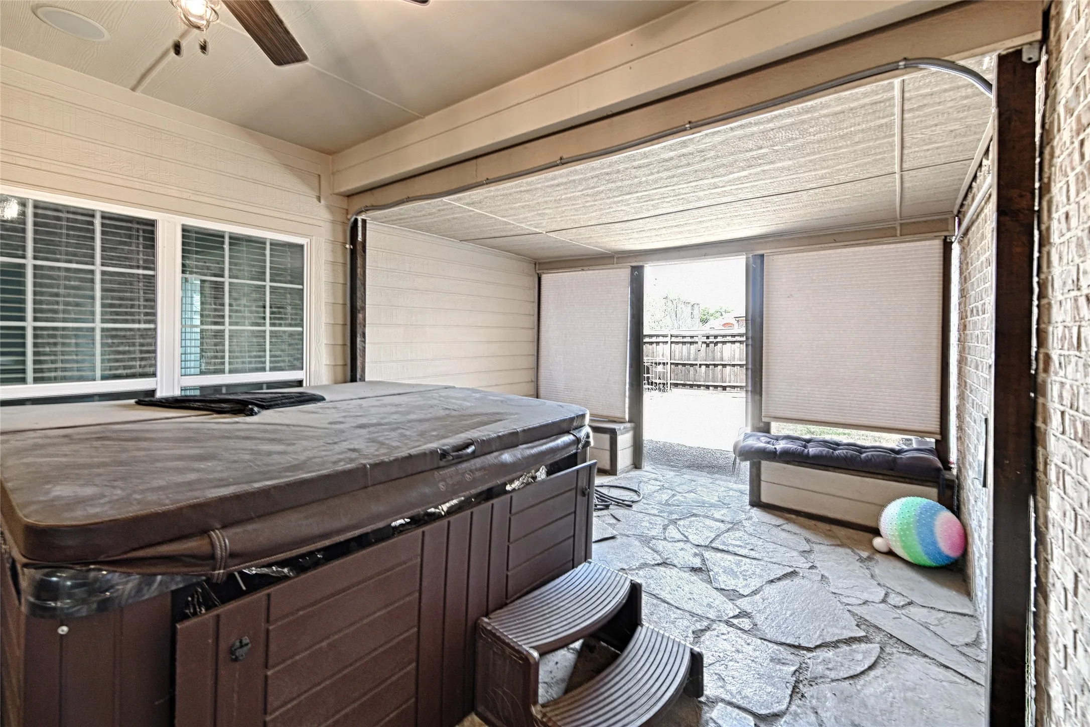 Single Family Residence For Sale in Dallas County , 1837 Lakeview Drive, De Soto, Texas 75115, 4 Bedroom, 3 Bathroom, 2 Garage spaces, 2,667 Sqft, built in 2016, mls#21372888, Real Estate Agent in De Soto, Homes For Sale in Dallas county, Homes For Sale in De Soto, Realtor in De Soto Texas, Real Estate Brokerage Independent Realty Texas, Luminita Cordes Realtor