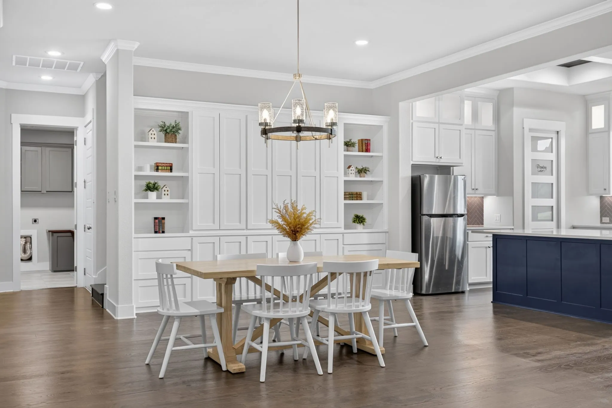 Single Family Residence For Sale in Ellis County , 10 Tamminga Trail, Waxahachie, Texas 75167, 5 Bedroom, 5 Bathroom, 7 Garage spaces, 3,740 Sqft, built in 2021, mls#21370512, Real Estate Agent in Waxahachie, Homes For Sale in Ellis county, Homes For Sale in Waxahachie, Realtor in Waxahachie Texas, Real Estate Brokerage Independent Realty Texas, Luminita Cordes Realtor