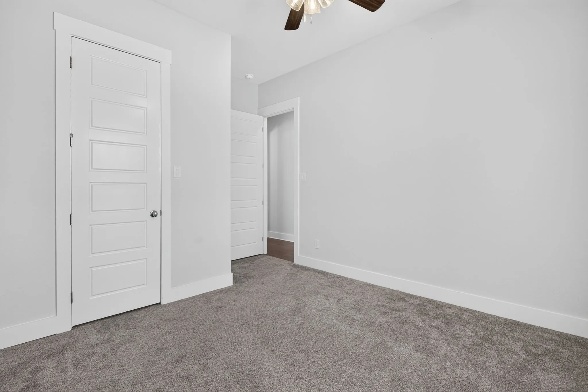 Single Family Residence For Sale in Ellis County , 10 Tamminga Trail, Waxahachie, Texas 75167, 5 Bedroom, 5 Bathroom, 7 Garage spaces, 3,740 Sqft, built in 2021, mls#21370512, Real Estate Agent in Waxahachie, Homes For Sale in Ellis county, Homes For Sale in Waxahachie, Realtor in Waxahachie Texas, Real Estate Brokerage Independent Realty Texas, Luminita Cordes Realtor
