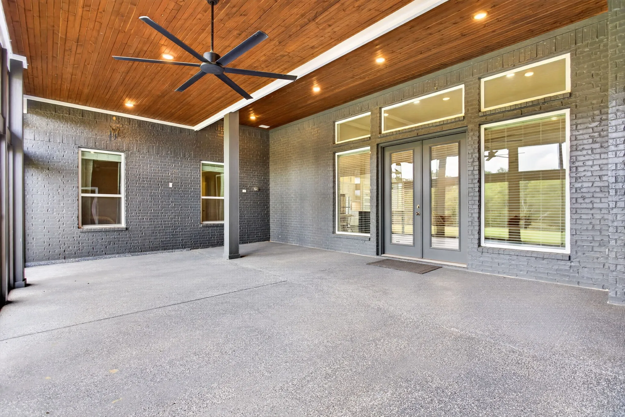 Single Family Residence For Sale in Ellis County , 10 Tamminga Trail, Waxahachie, Texas 75167, 5 Bedroom, 5 Bathroom, 7 Garage spaces, 3,740 Sqft, built in 2021, mls#21370512, Real Estate Agent in Waxahachie, Homes For Sale in Ellis county, Homes For Sale in Waxahachie, Realtor in Waxahachie Texas, Real Estate Brokerage Independent Realty Texas, Luminita Cordes Realtor