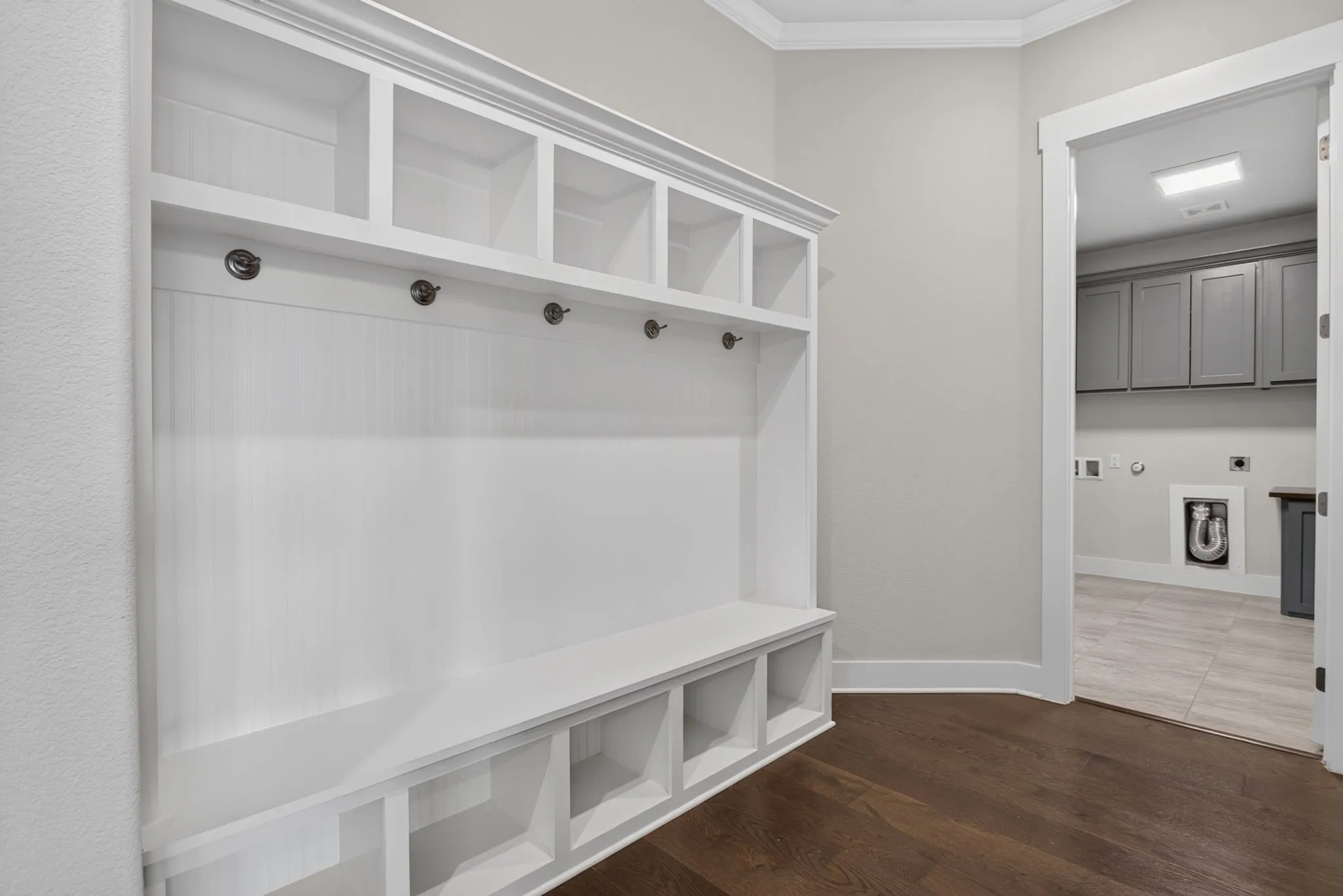 Single Family Residence For Sale in Ellis County , 10 Tamminga Trail, Waxahachie, Texas 75167, 5 Bedroom, 5 Bathroom, 7 Garage spaces, 3,740 Sqft, built in 2021, mls#21370512, Real Estate Agent in Waxahachie, Homes For Sale in Ellis county, Homes For Sale in Waxahachie, Realtor in Waxahachie Texas, Real Estate Brokerage Independent Realty Texas, Luminita Cordes Realtor