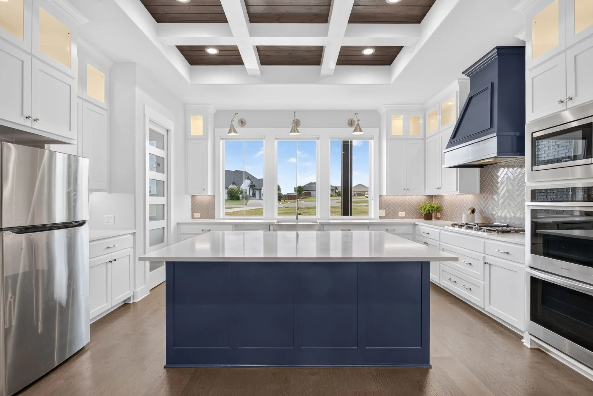 Single Family Residence For Sale in Ellis County , 10 Tamminga Trail, Waxahachie, Texas 75167, 5 Bedroom, 5 Bathroom, 7 Garage spaces, 3,740 Sqft, built in 2021, mls#21370512, Real Estate Agent in Waxahachie, Homes For Sale in Ellis county, Homes For Sale in Waxahachie, Realtor in Waxahachie Texas, Real Estate Brokerage Independent Realty Texas, Luminita Cordes Realtor