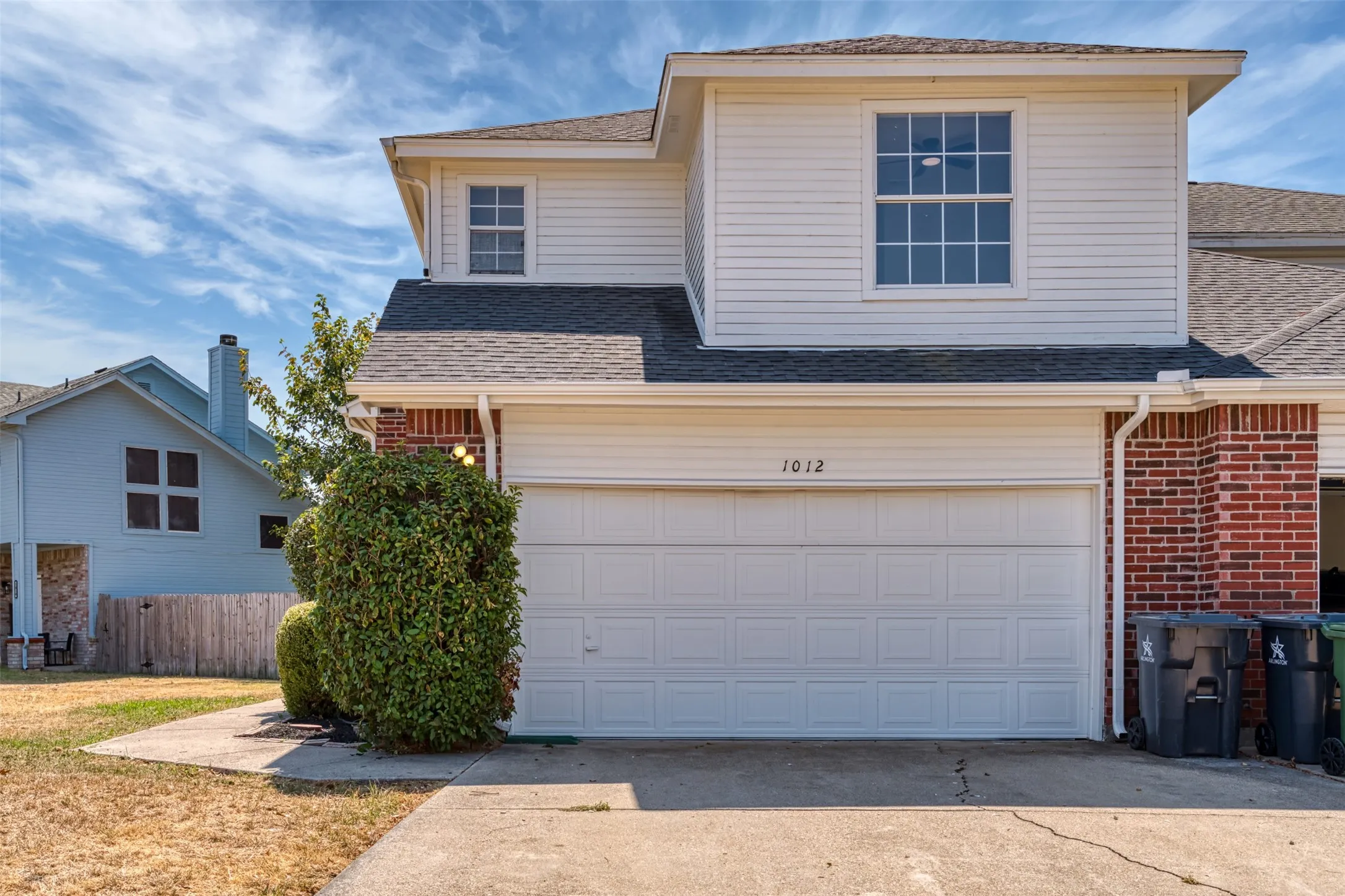 Single Family Residence For Sale in Tarrant County , 1012 Cheddar Court, Arlington, Texas 76017, 3 Bedroom, 3 Bathroom, 2 Garage spaces, 1,577 Sqft, built in 1996, mls#21355183, Real Estate Agent in Arlington, Homes For Sale in Tarrant county, Homes For Sale in Arlington, Realtor in Arlington Texas, Real Estate Brokerage Independent Realty Texas, Luminita Cordes Realtor