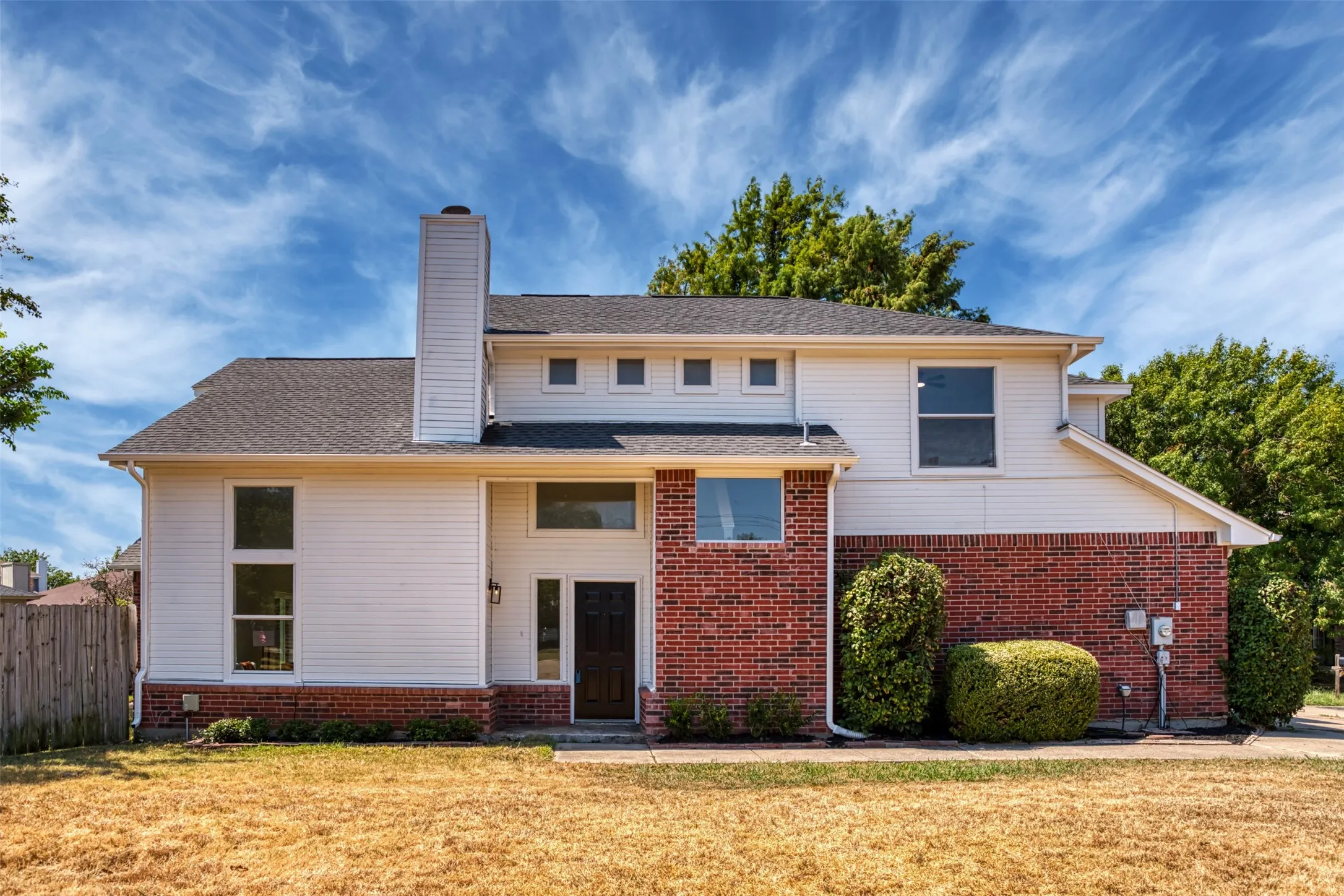 Single Family Residence For Sale in Tarrant County , 1012 Cheddar Court, Arlington, Texas 76017, 3 Bedroom, 3 Bathroom, 2 Garage spaces, 1,577 Sqft, built in 1996, mls#21355183, Real Estate Agent in Arlington, Homes For Sale in Tarrant county, Homes For Sale in Arlington, Realtor in Arlington Texas, Real Estate Brokerage Independent Realty Texas, Luminita Cordes Realtor