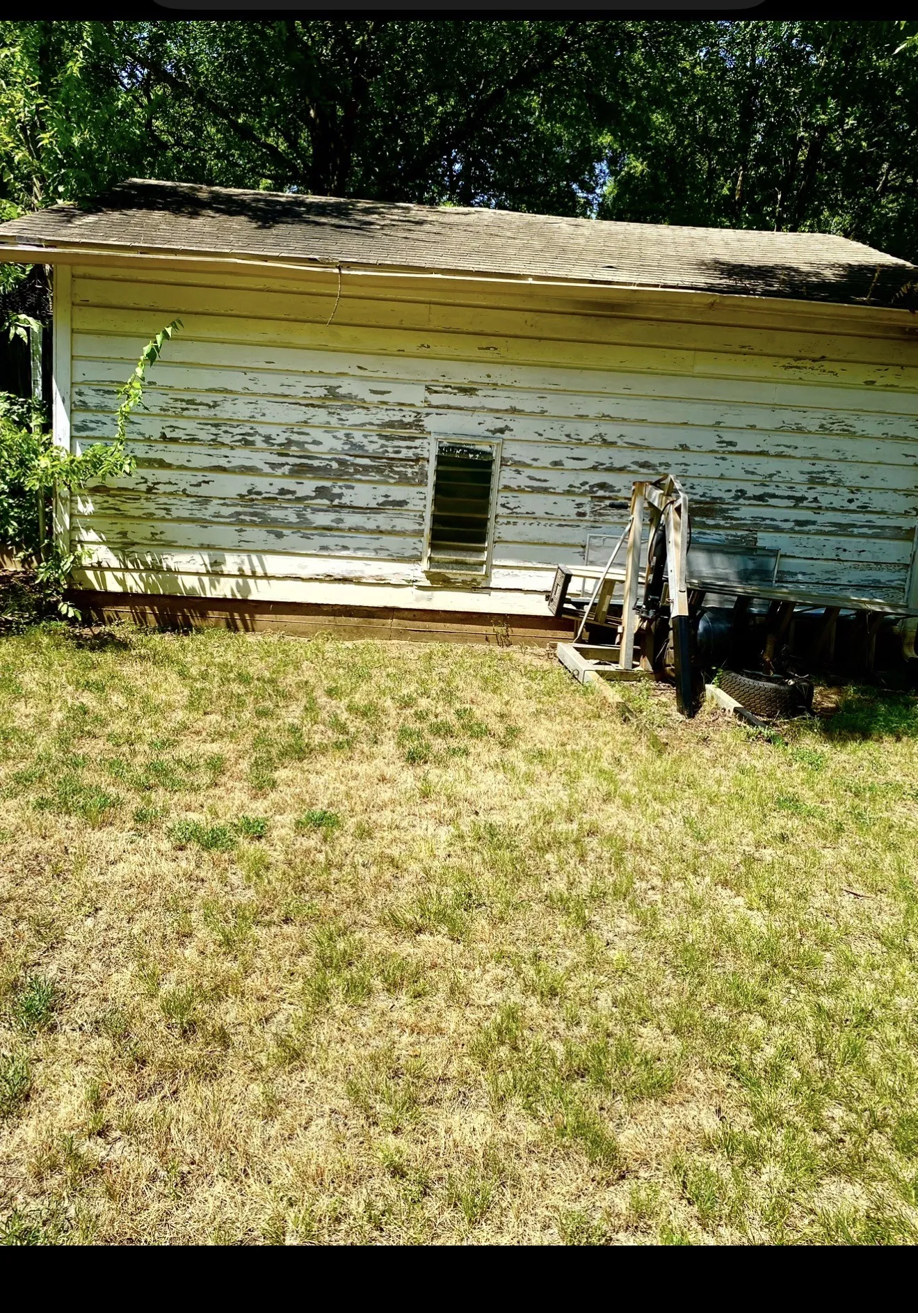 Single Family Residence For Sale in Johnson County , 113 Moon Street, Cleburne, Texas 76033, 3 Bedroom, 2 Bathroom, 4 Garage spaces, 1,298 Sqft, built in 1951, mls#21372822, Real Estate Agent in Cleburne, Homes For Sale in Johnson county, Homes For Sale in Cleburne, Realtor in Cleburne Texas, Real Estate Brokerage Independent Realty Texas, Luminita Cordes Realtor