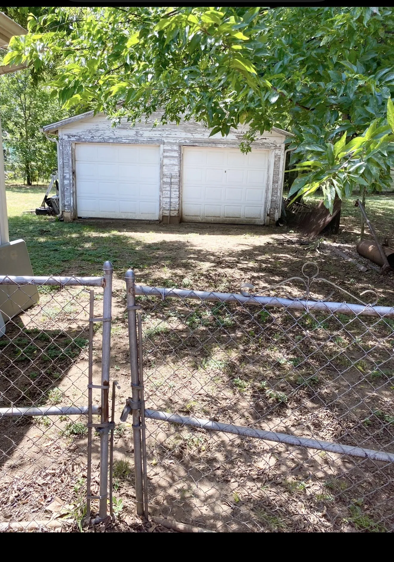 Single Family Residence For Sale in Johnson County , 113 Moon Street, Cleburne, Texas 76033, 3 Bedroom, 2 Bathroom, 4 Garage spaces, 1,298 Sqft, built in 1951, mls#21372822, Real Estate Agent in Cleburne, Homes For Sale in Johnson county, Homes For Sale in Cleburne, Realtor in Cleburne Texas, Real Estate Brokerage Independent Realty Texas, Luminita Cordes Realtor