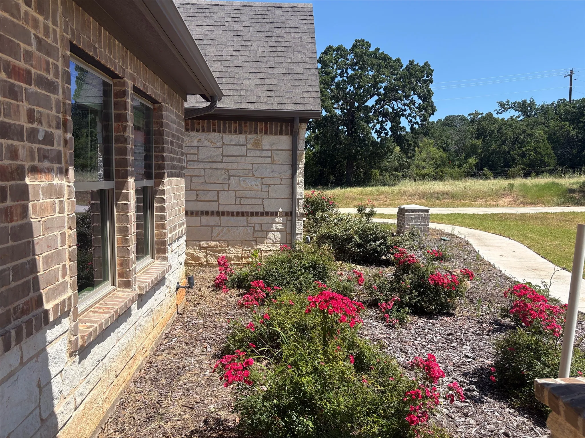 Single Family Residence For Sale in Parker County , 100 Aslan Road, Poolville, Texas 76487, 3 Bedroom, 3 Bathroom, 2 Garage spaces, 2,246 Sqft, built in 2022, mls#21372858, Real Estate Agent in Poolville, Homes For Sale in Parker county, Homes For Sale in Poolville, Realtor in Poolville Texas, Real Estate Brokerage Independent Realty Texas, Luminita Cordes Realtor