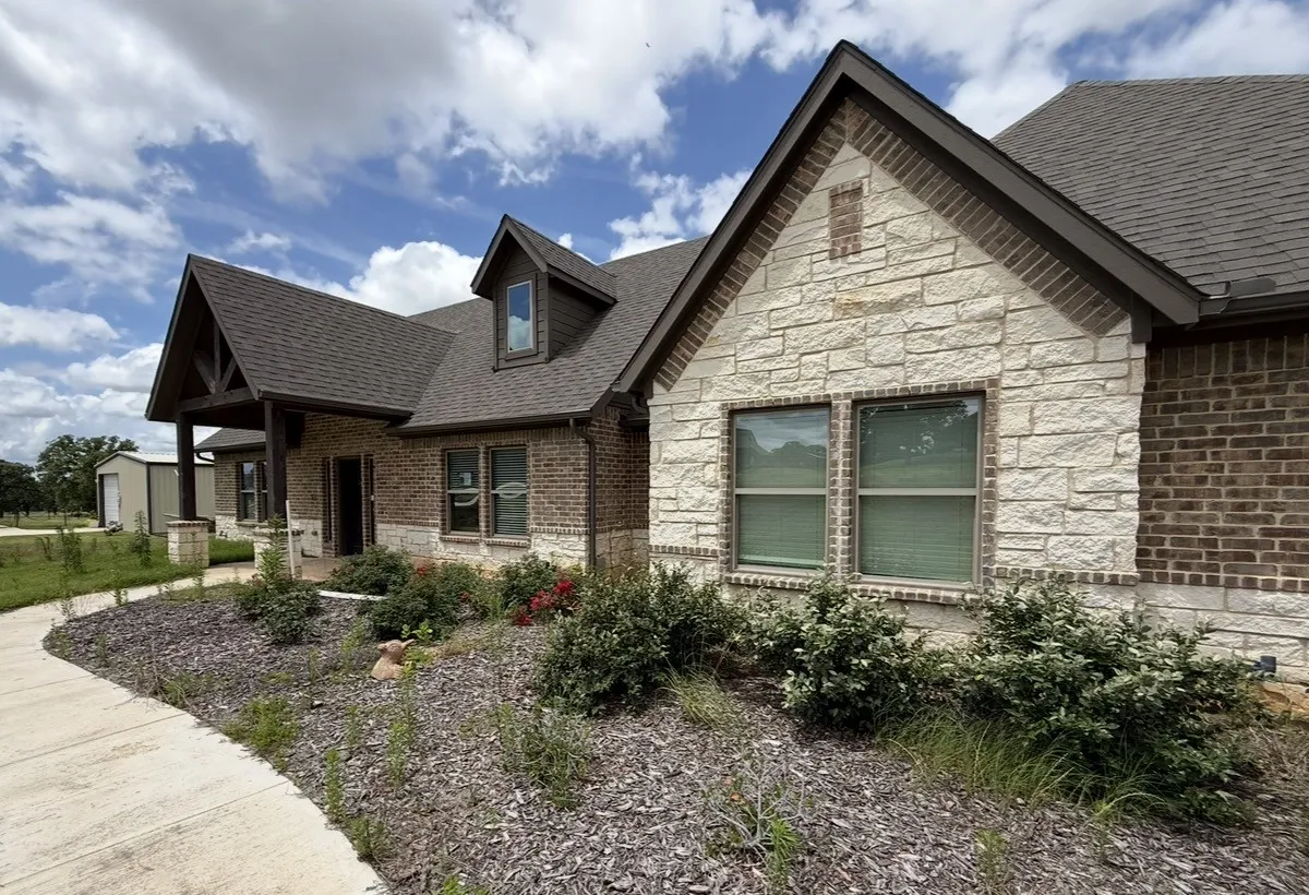 Single Family Residence For Sale in Parker County , 100 Aslan Road, Poolville, Texas 76487, 3 Bedroom, 3 Bathroom, 2 Garage spaces, 2,246 Sqft, built in 2022, mls#21372858, Real Estate Agent in Poolville, Homes For Sale in Parker county, Homes For Sale in Poolville, Realtor in Poolville Texas, Real Estate Brokerage Independent Realty Texas, Luminita Cordes Realtor