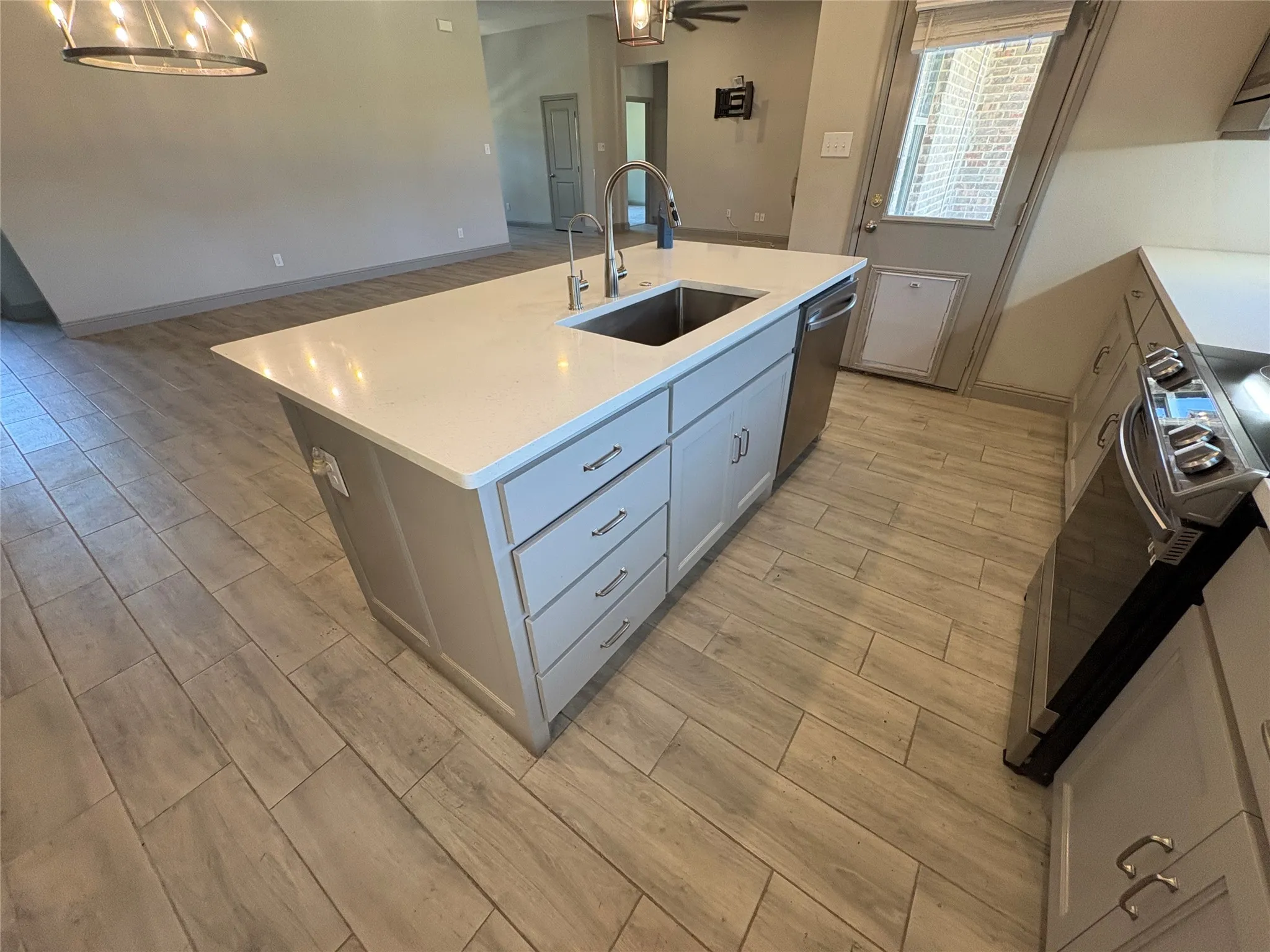 Single Family Residence For Sale in Parker County , 100 Aslan Road, Poolville, Texas 76487, 3 Bedroom, 3 Bathroom, 2 Garage spaces, 2,246 Sqft, built in 2022, mls#21372858, Real Estate Agent in Poolville, Homes For Sale in Parker county, Homes For Sale in Poolville, Realtor in Poolville Texas, Real Estate Brokerage Independent Realty Texas, Luminita Cordes Realtor