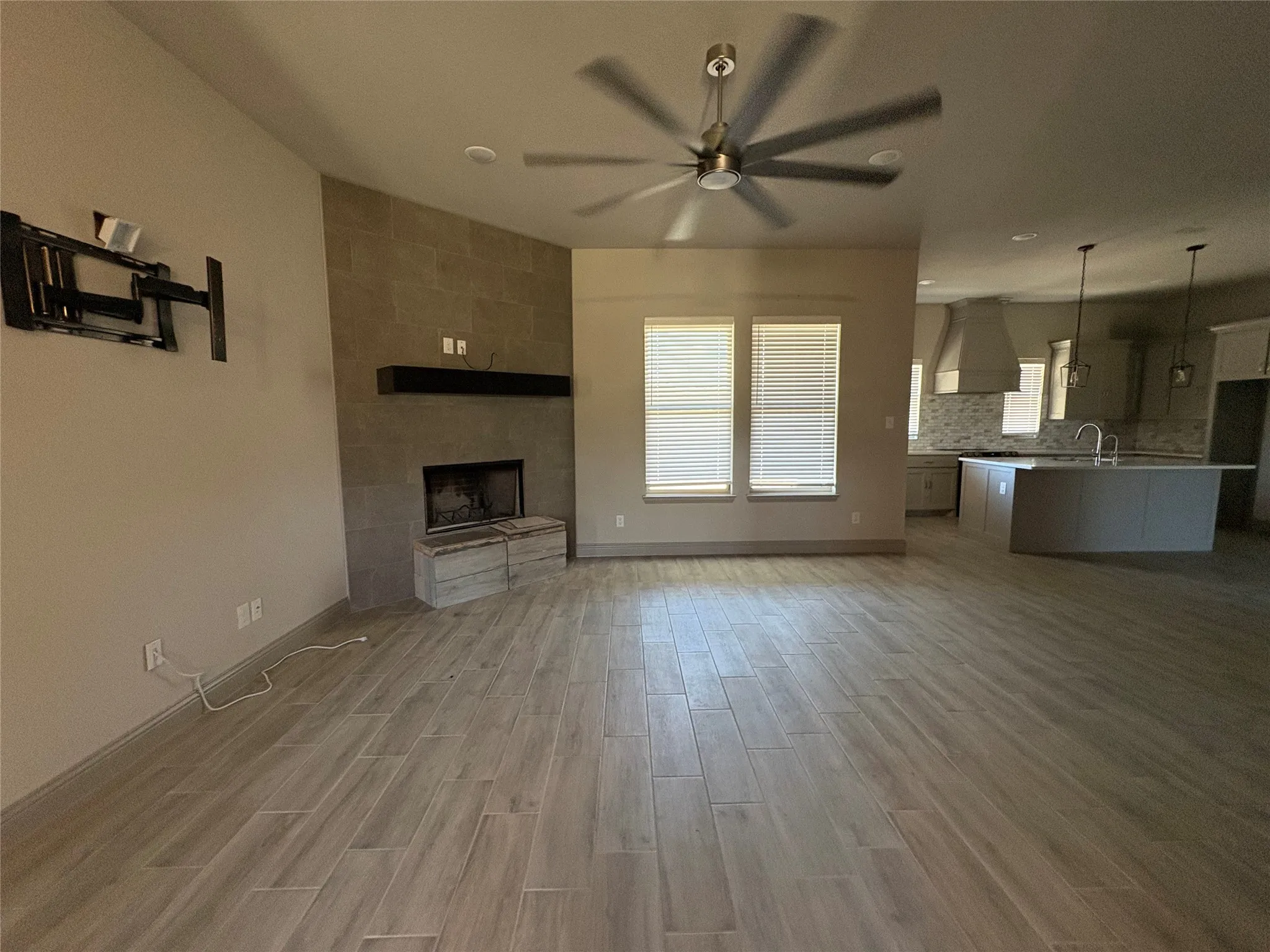 Single Family Residence For Sale in Parker County , 100 Aslan Road, Poolville, Texas 76487, 3 Bedroom, 3 Bathroom, 2 Garage spaces, 2,246 Sqft, built in 2022, mls#21372858, Real Estate Agent in Poolville, Homes For Sale in Parker county, Homes For Sale in Poolville, Realtor in Poolville Texas, Real Estate Brokerage Independent Realty Texas, Luminita Cordes Realtor