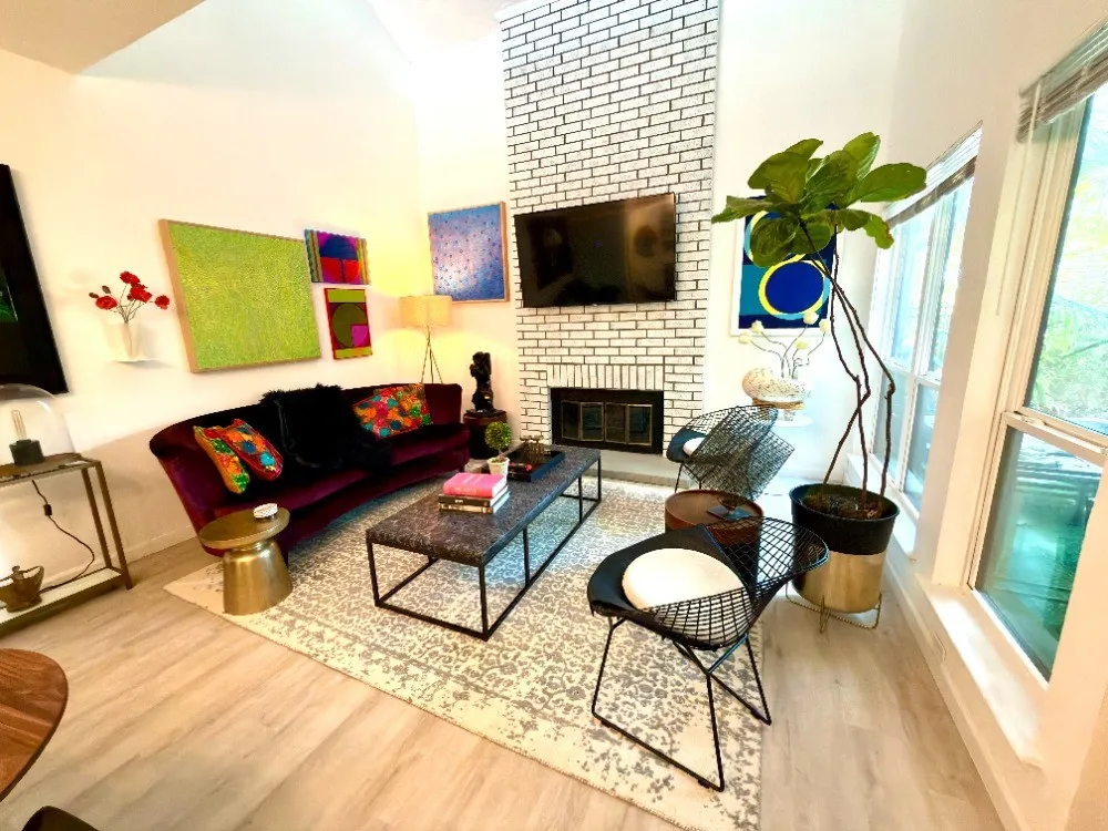 Condominium For Rent in Dallas County , 8404 Forest Lane 305, Dallas, Texas 75243, 1 Bedroom, 2 Bathroom, Garage spaces, 928 Sqft, built in 1984, mls#21372963, Real Estate Agent in Dallas, Homes For Rent in Dallas county, Homes For Rent in Dallas, Realtor in Dallas Texas, Real Estate Brokerage Independent Realty Texas, Luminita Cordes Realtor