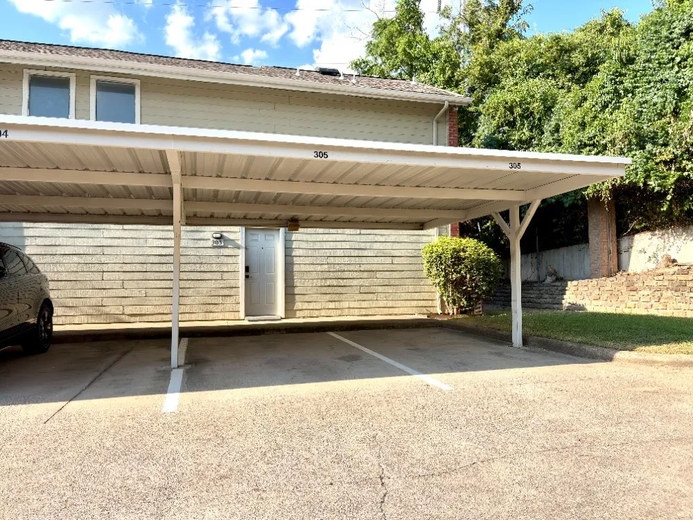 Condominium For Rent in Dallas County , 8404 Forest Lane 305, Dallas, Texas 75243, 1 Bedroom, 2 Bathroom, Garage spaces, 928 Sqft, built in 1984, mls#21372963, Real Estate Agent in Dallas, Homes For Rent in Dallas county, Homes For Rent in Dallas, Realtor in Dallas Texas, Real Estate Brokerage Independent Realty Texas, Luminita Cordes Realtor