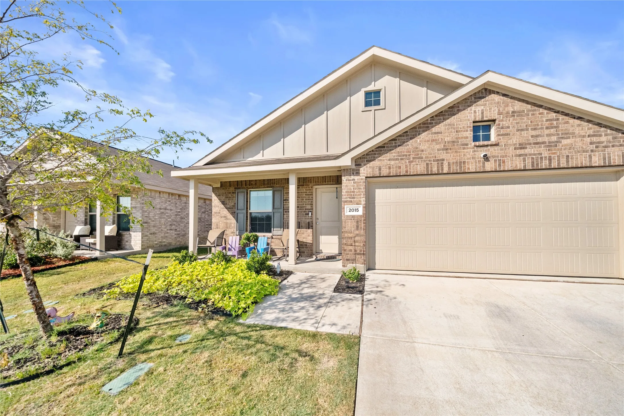 Single Family Residence For Sale in Ellis County , 2015 Ava Drive, Ennis, Texas 75119, 3 Bedroom, 2 Bathroom, 2 Garage spaces, 1,515 Sqft, built in 2023, mls#21372970, Real Estate Agent in Ennis, Homes For Sale in Ellis county, Homes For Sale in Ennis, Realtor in Ennis Texas, Real Estate Brokerage Independent Realty Texas, Luminita Cordes Realtor