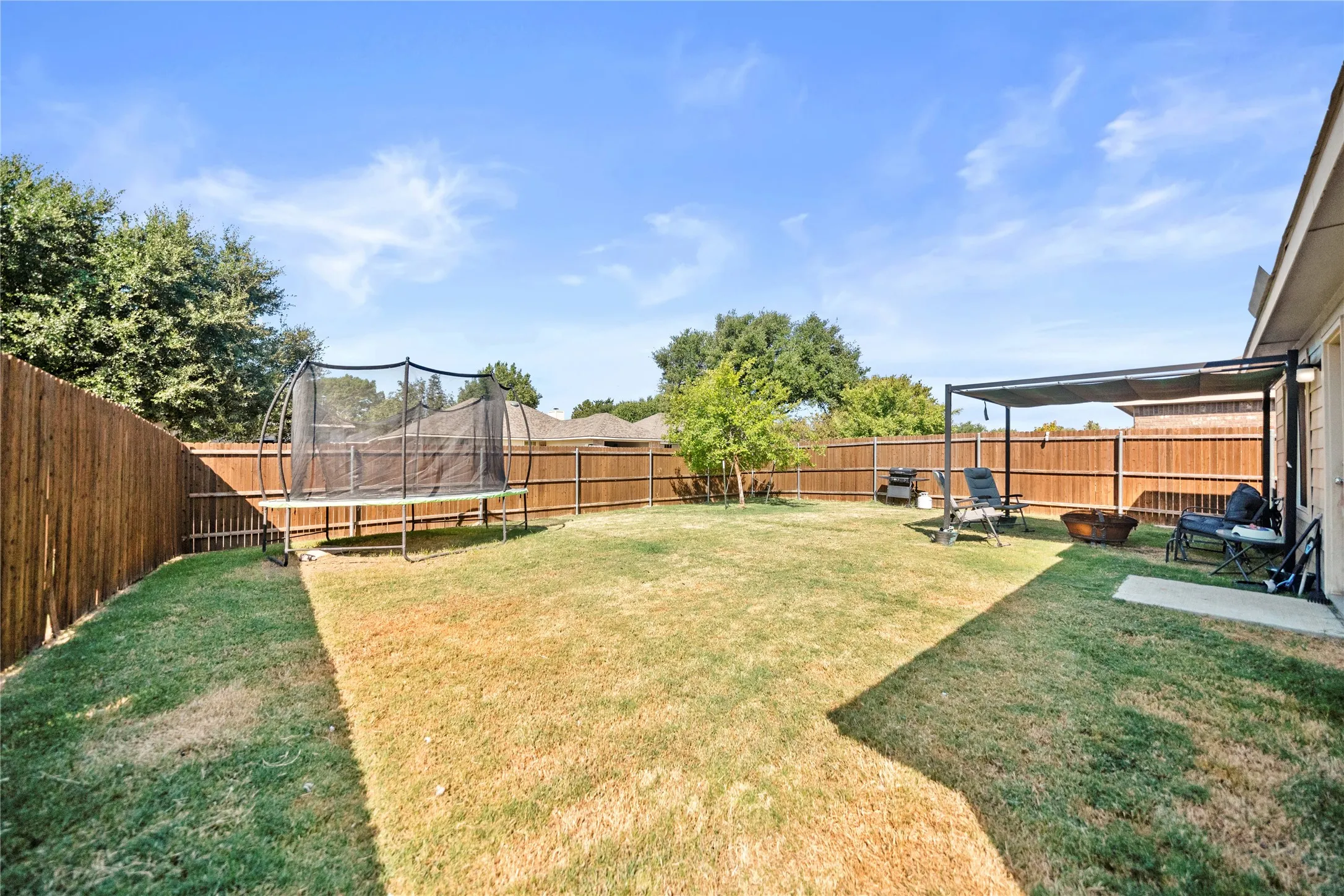 Single Family Residence For Sale in Ellis County , 2015 Ava Drive, Ennis, Texas 75119, 3 Bedroom, 2 Bathroom, 2 Garage spaces, 1,515 Sqft, built in 2023, mls#21372970, Real Estate Agent in Ennis, Homes For Sale in Ellis county, Homes For Sale in Ennis, Realtor in Ennis Texas, Real Estate Brokerage Independent Realty Texas, Luminita Cordes Realtor