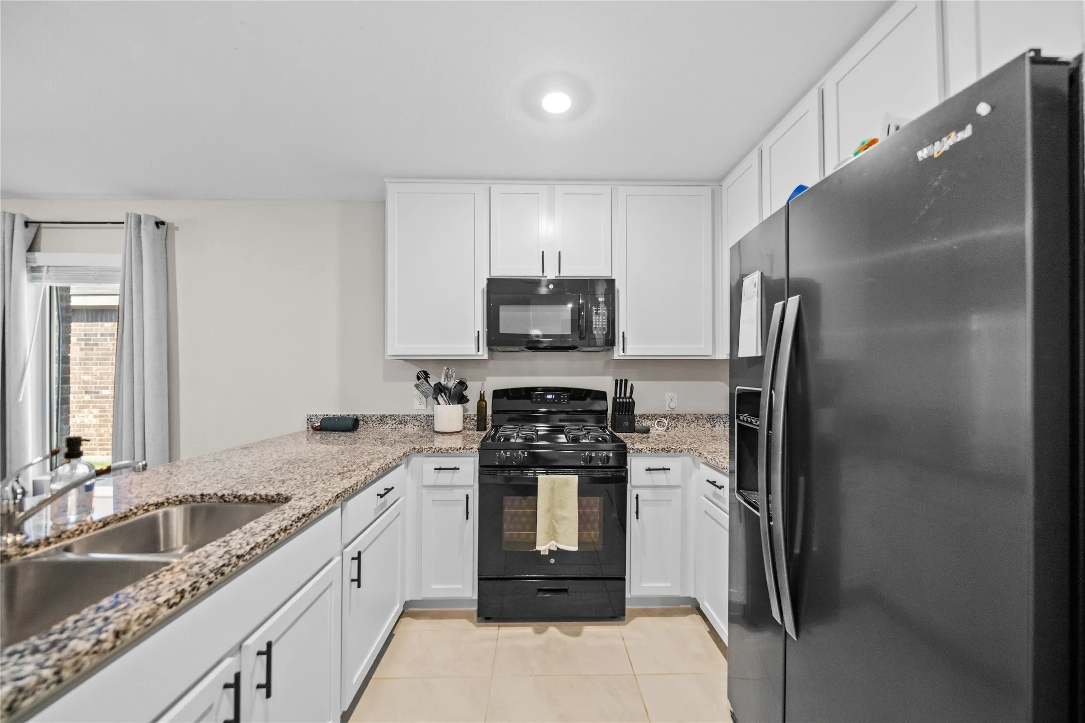 Single Family Residence For Sale in Ellis County , 2015 Ava Drive, Ennis, Texas 75119, 3 Bedroom, 2 Bathroom, 2 Garage spaces, 1,515 Sqft, built in 2023, mls#21372970, Real Estate Agent in Ennis, Homes For Sale in Ellis county, Homes For Sale in Ennis, Realtor in Ennis Texas, Real Estate Brokerage Independent Realty Texas, Luminita Cordes Realtor