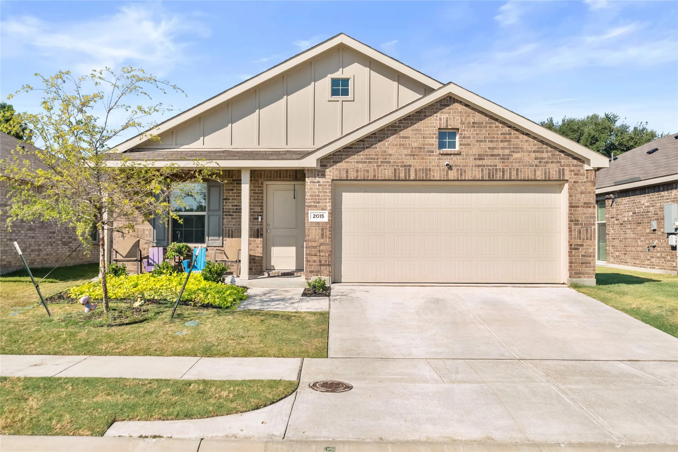 Single Family Residence For Sale in Ellis County , 2015 Ava Drive, Ennis, Texas 75119, 3 Bedroom, 2 Bathroom, 2 Garage spaces, 1,515 Sqft, built in 2023, mls#21372970, Real Estate Agent in Ennis, Homes For Sale in Ellis county, Homes For Sale in Ennis, Realtor in Ennis Texas, Real Estate Brokerage Independent Realty Texas, Luminita Cordes Realtor