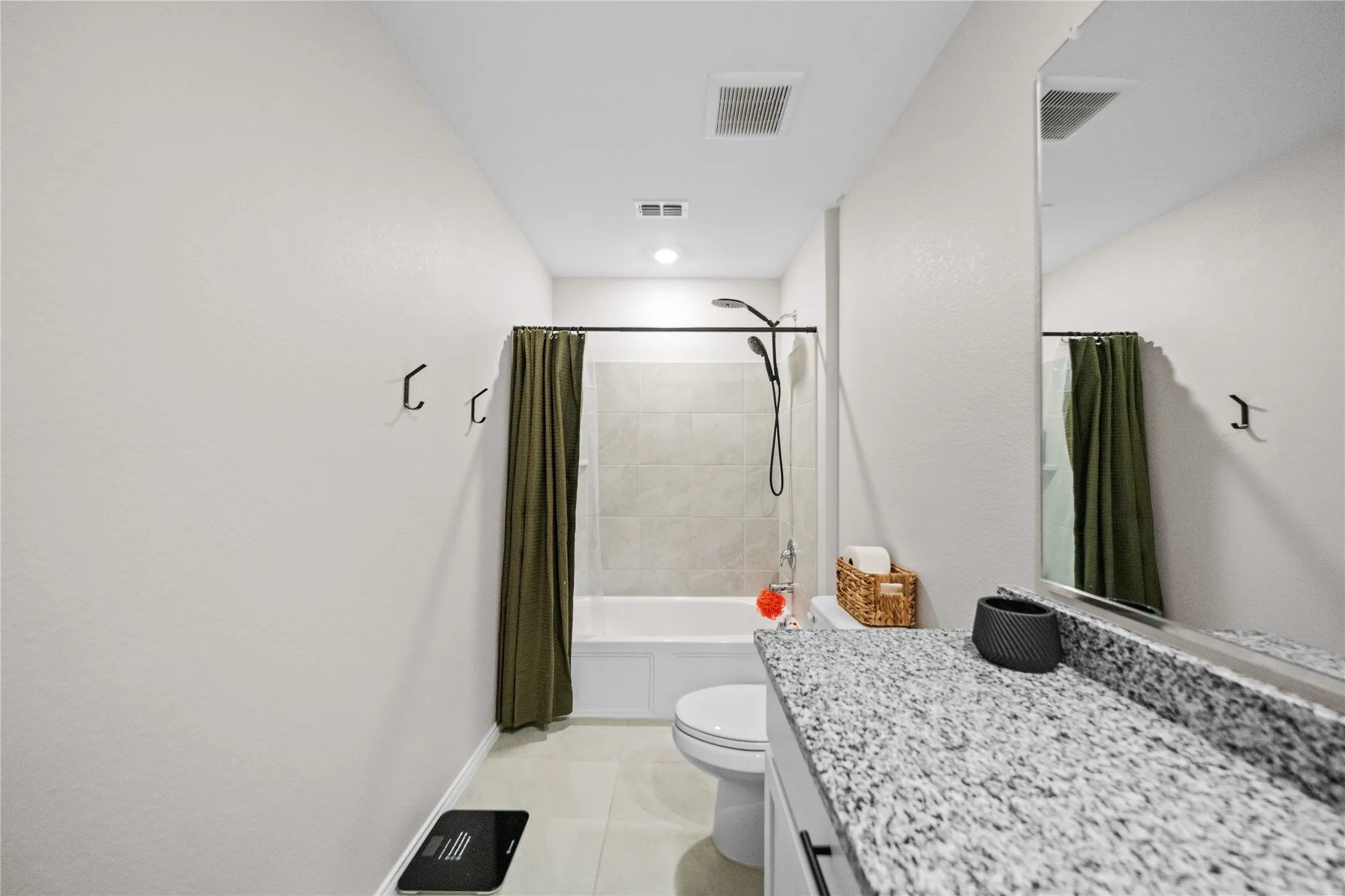 Single Family Residence For Sale in Ellis County , 2015 Ava Drive, Ennis, Texas 75119, 3 Bedroom, 2 Bathroom, 2 Garage spaces, 1,515 Sqft, built in 2023, mls#21372970, Real Estate Agent in Ennis, Homes For Sale in Ellis county, Homes For Sale in Ennis, Realtor in Ennis Texas, Real Estate Brokerage Independent Realty Texas, Luminita Cordes Realtor