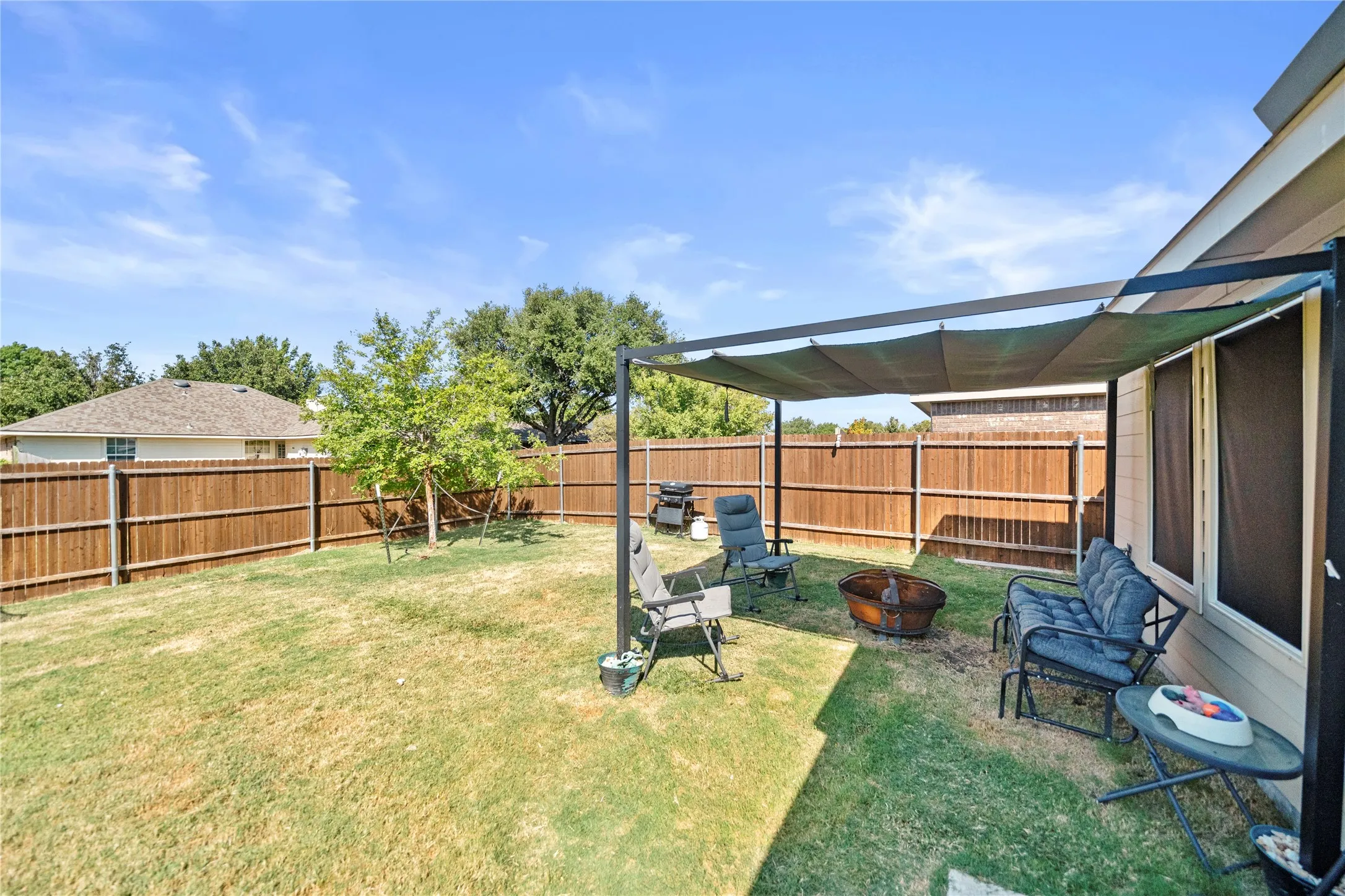 Single Family Residence For Sale in Ellis County , 2015 Ava Drive, Ennis, Texas 75119, 3 Bedroom, 2 Bathroom, 2 Garage spaces, 1,515 Sqft, built in 2023, mls#21372970, Real Estate Agent in Ennis, Homes For Sale in Ellis county, Homes For Sale in Ennis, Realtor in Ennis Texas, Real Estate Brokerage Independent Realty Texas, Luminita Cordes Realtor
