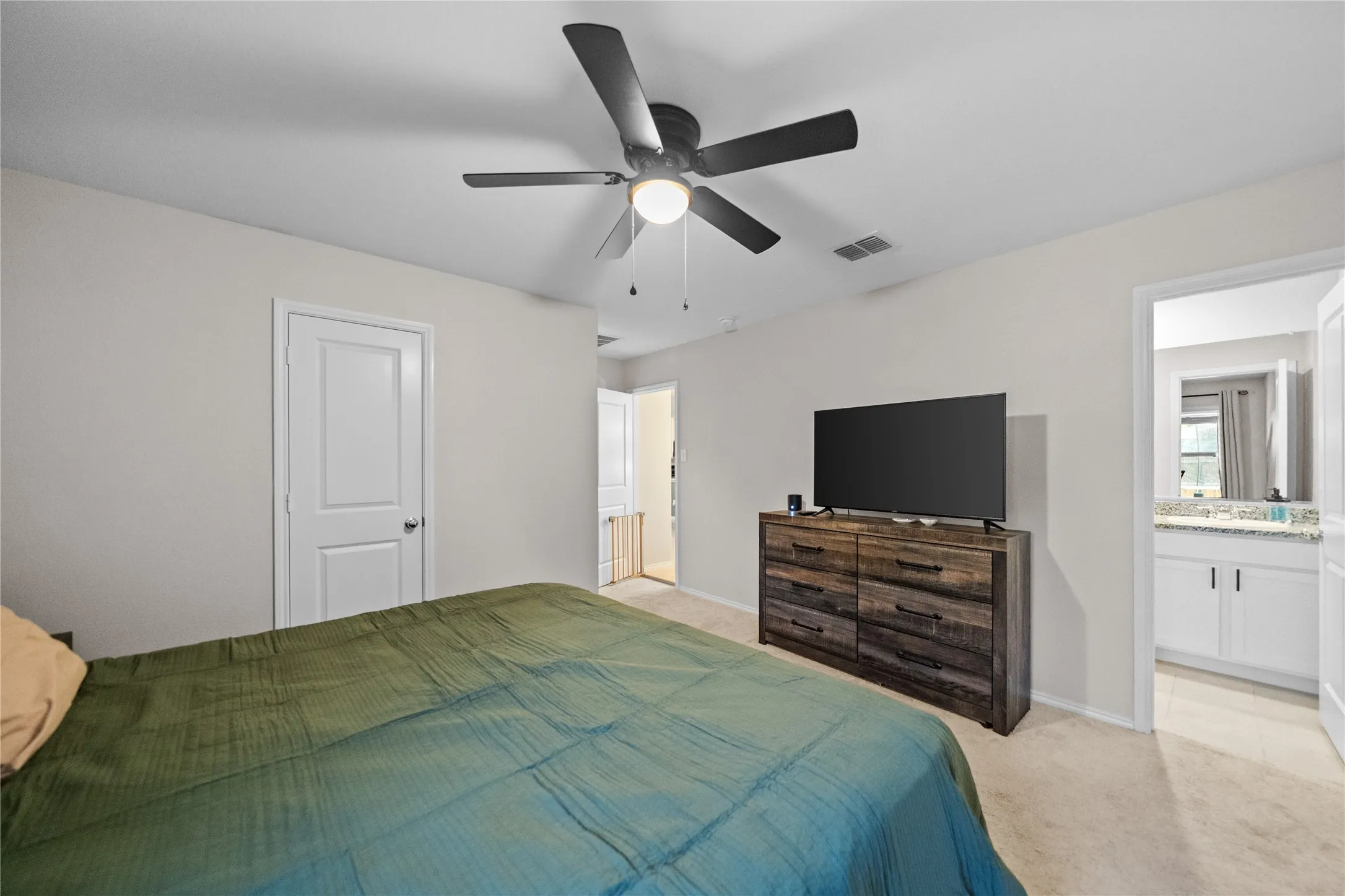 Single Family Residence For Sale in Ellis County , 2015 Ava Drive, Ennis, Texas 75119, 3 Bedroom, 2 Bathroom, 2 Garage spaces, 1,515 Sqft, built in 2023, mls#21372970, Real Estate Agent in Ennis, Homes For Sale in Ellis county, Homes For Sale in Ennis, Realtor in Ennis Texas, Real Estate Brokerage Independent Realty Texas, Luminita Cordes Realtor